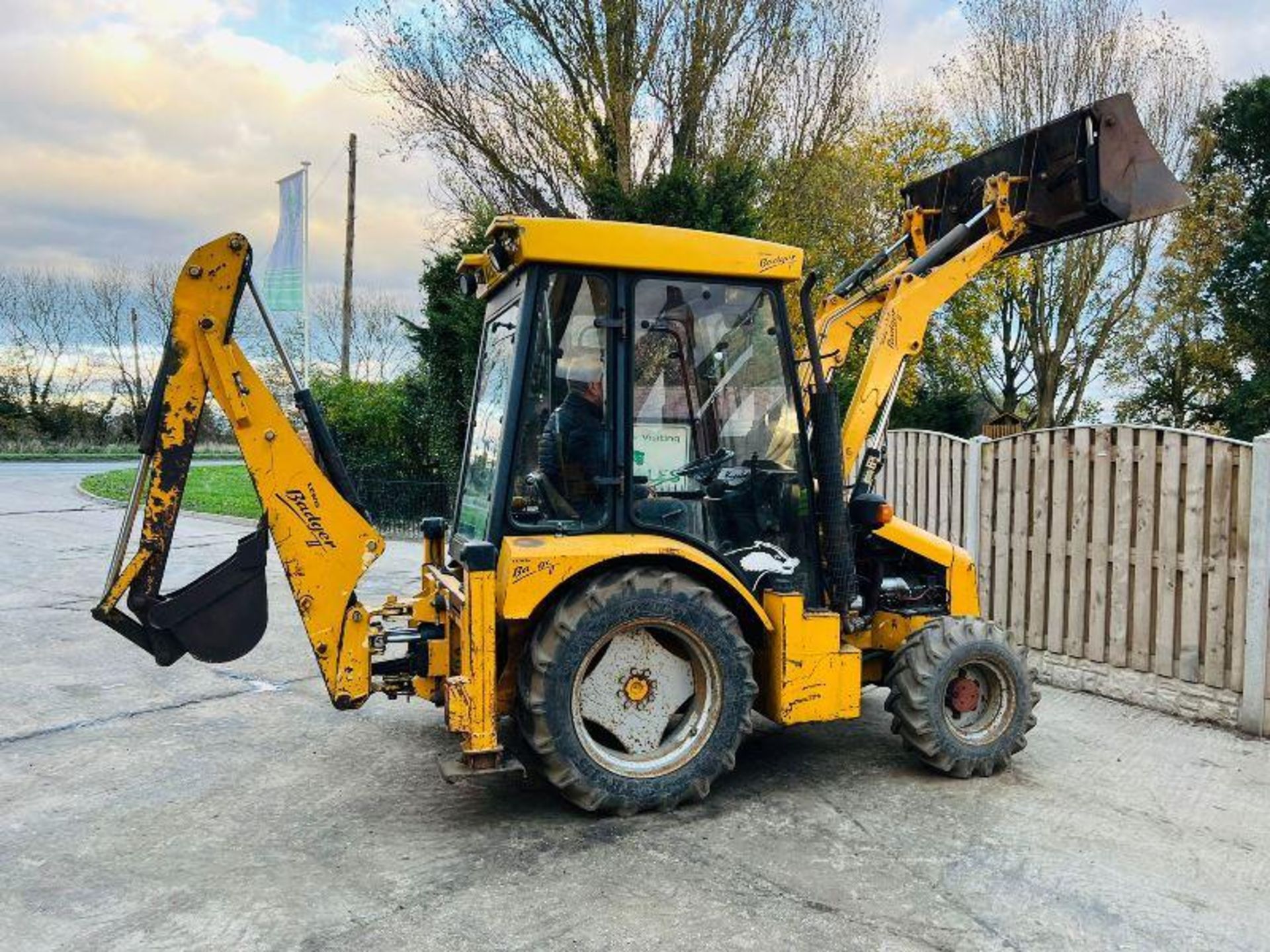 LEWIS BADGER BACKHOE LOADER * YEAR 2006 * C/W THREE IN ONE BUCKET - Bild 9 aus 15