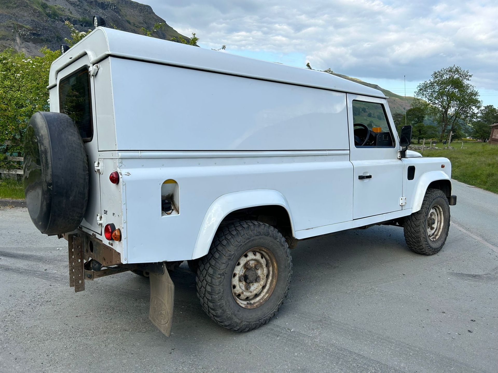 2016 LAND ROVER DEFENDER 110 HARDTOP - ONLY 92K MILES - Image 9 of 10