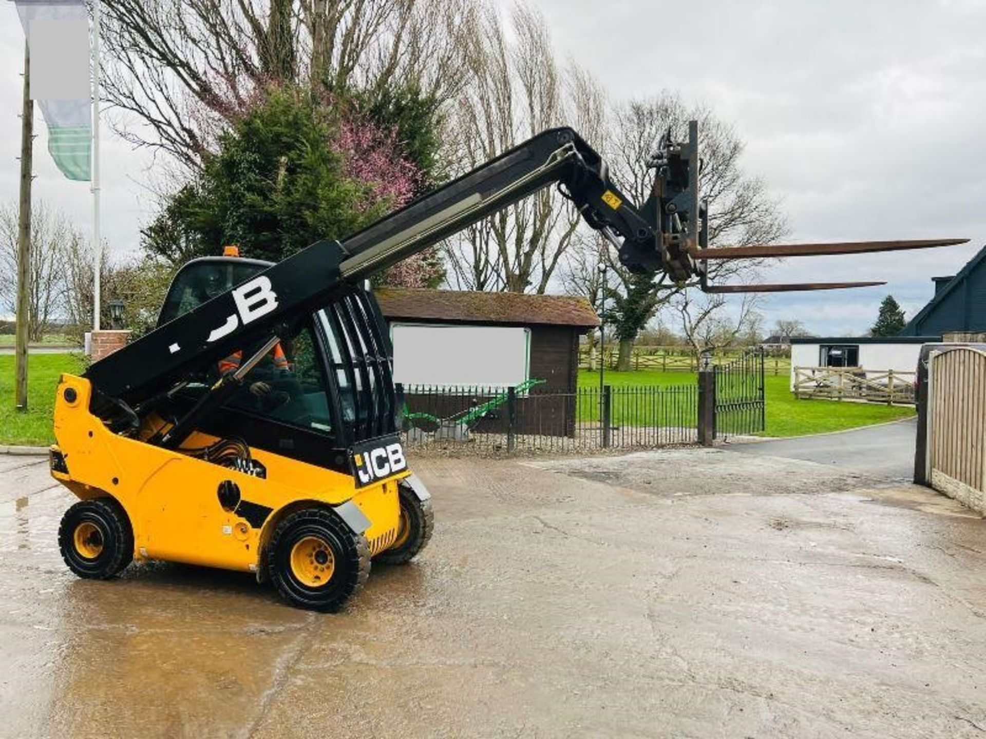 JCB TLT25G TELETRUCK * YEAR 2017 * C/W HYDRAULIC TINE POSITIONER - Image 15 of 19