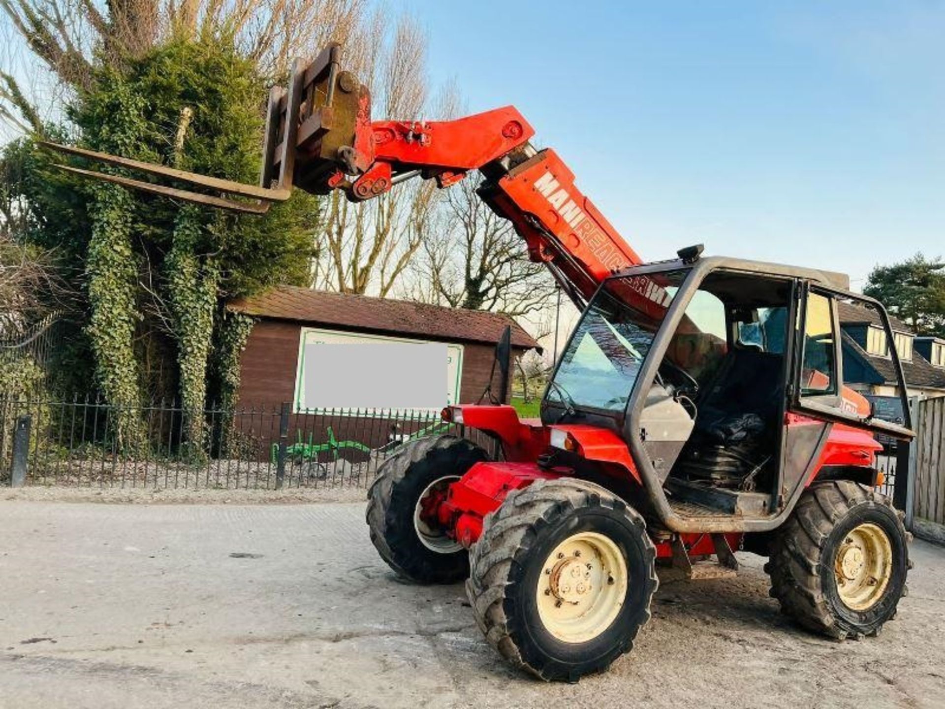 MANITOU 524 4WD TELEHANDLER *AG-SPEC* C/W PICK UP HITCH - Image 12 of 12