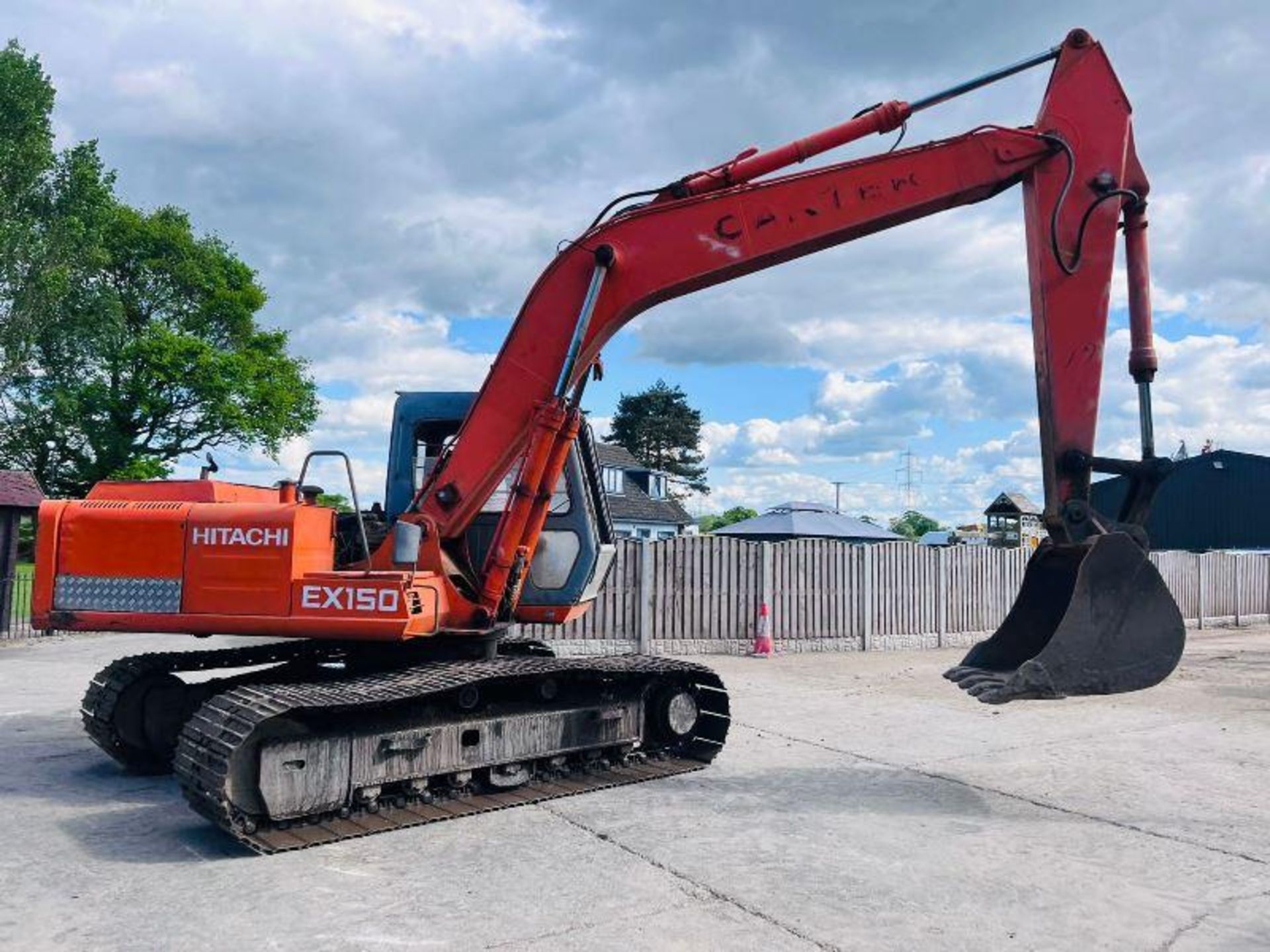 HITACHI EX150 TRACKED EXCAVATOR C/W BUCKET - Image 3 of 23