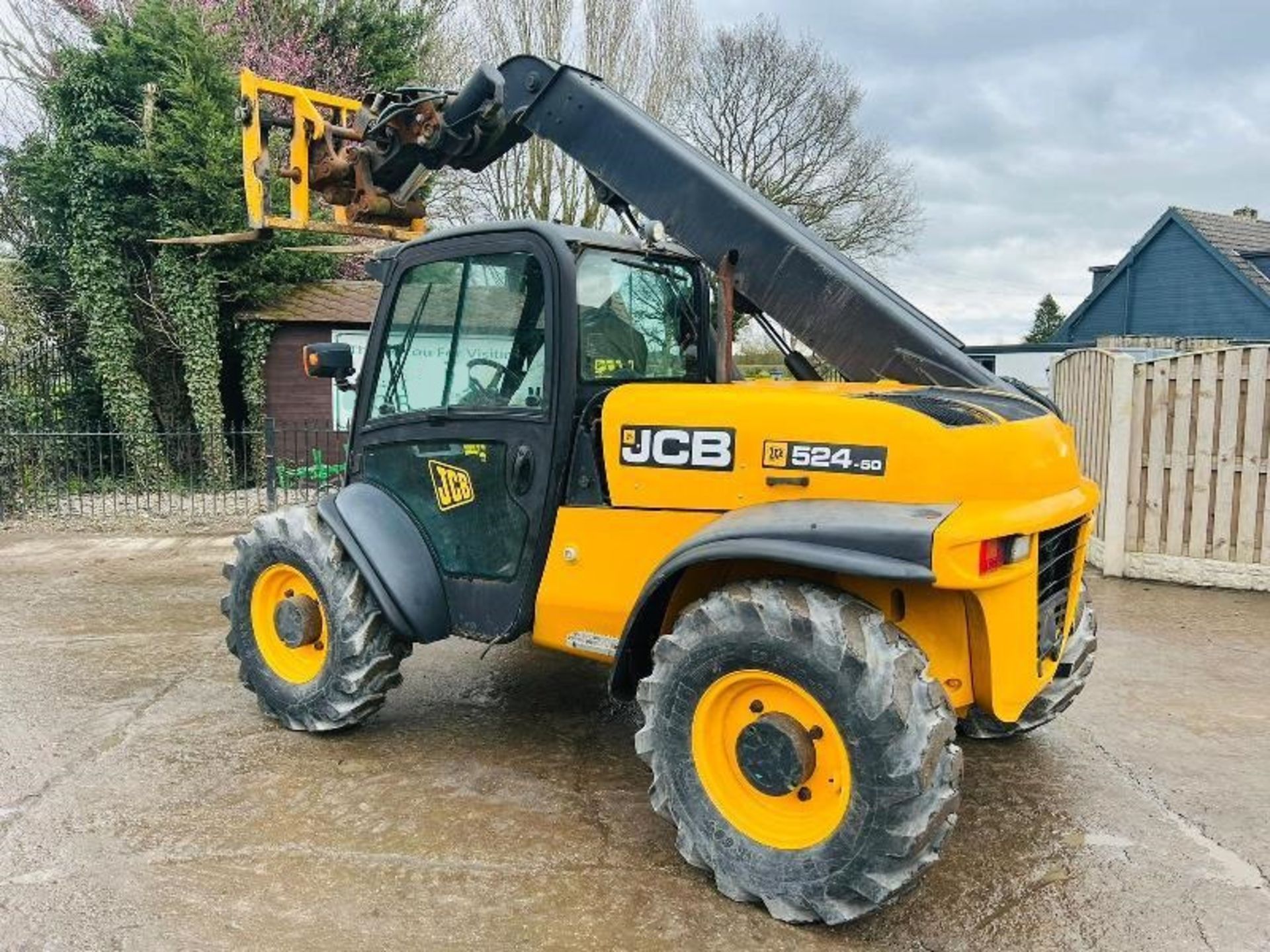 JCB 524-50 4WD TELEHANDLER C/W JOYSTICK CONTROL & PALLET TINES - Image 2 of 20