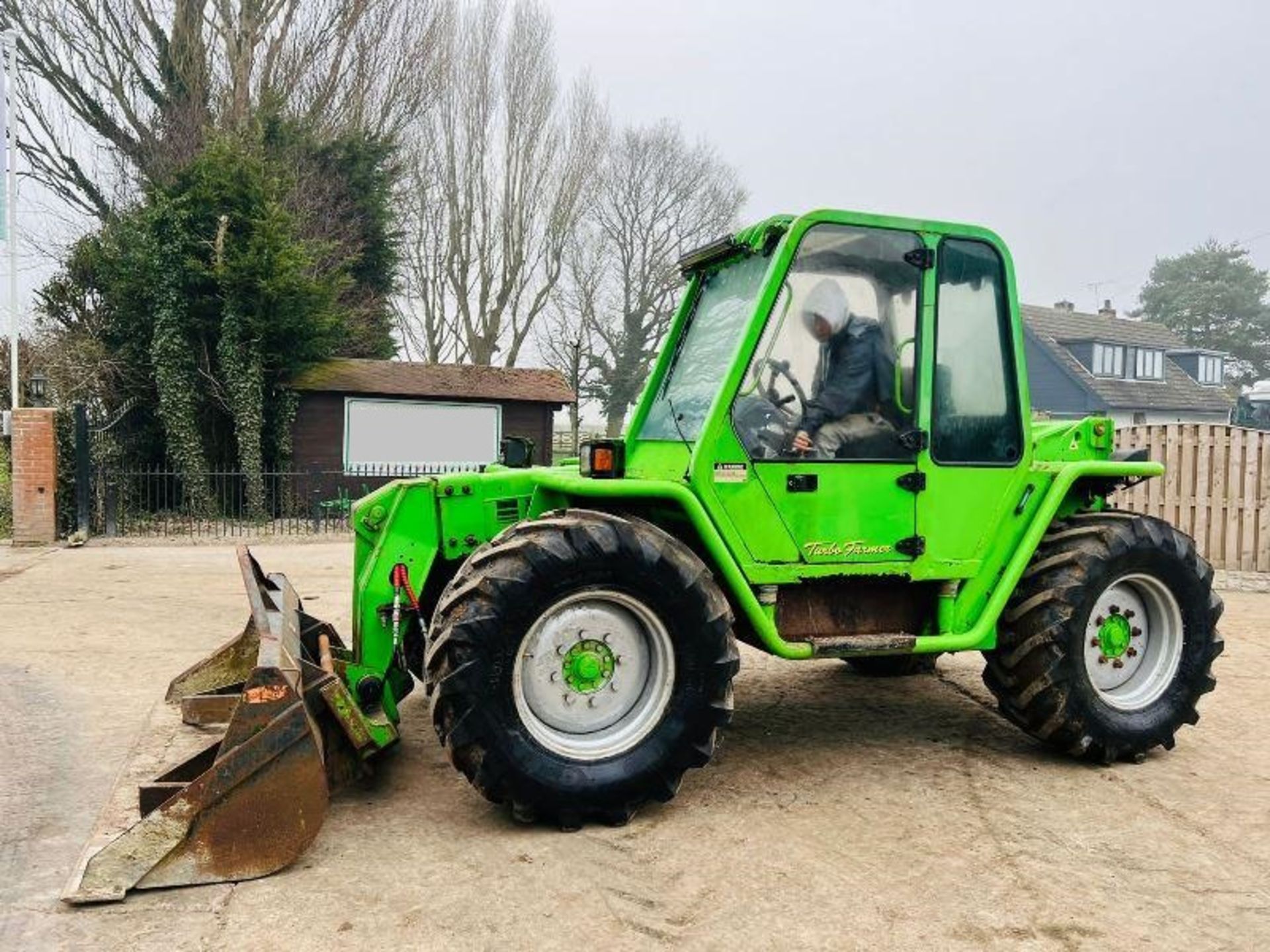 MERLO P28.7 4WD TELEHANDLER C/W PALLET TINES & BRAND NEW TYRES