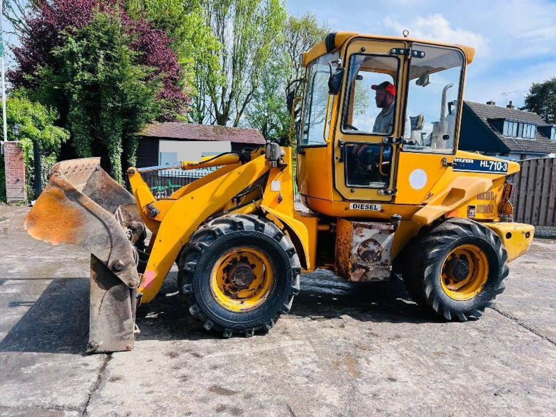 HYUNDIA HL710-3 4WD LOADING SHOVEL *4061 HOURS* C/W THREE IN ONE BUCKET - Image 13 of 20