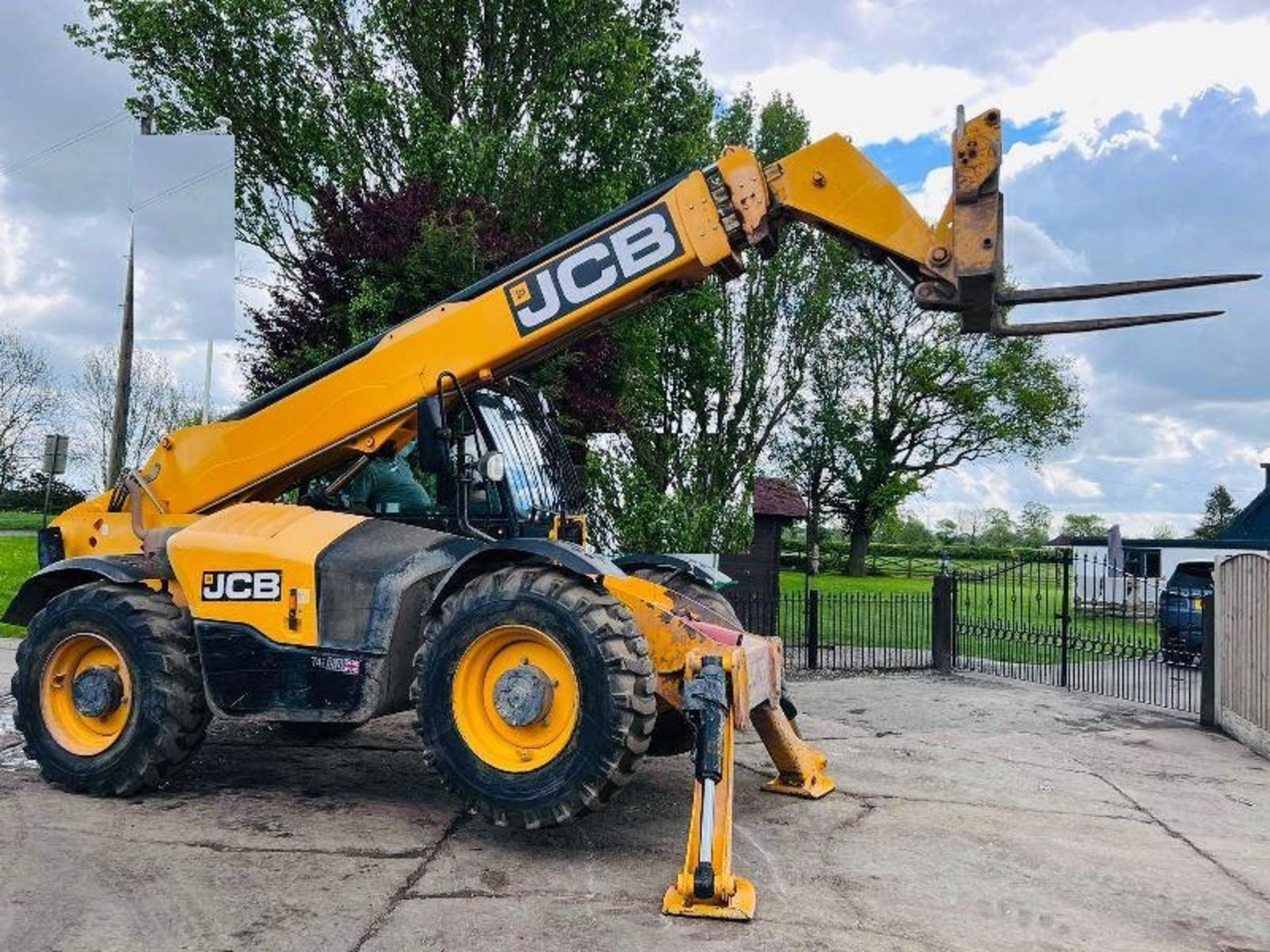 JCB 535-140HI VIZ TELEHANDLER * 14 METERS , YEAR 2015 * C/W PALLET TINES. - Image 6 of 21