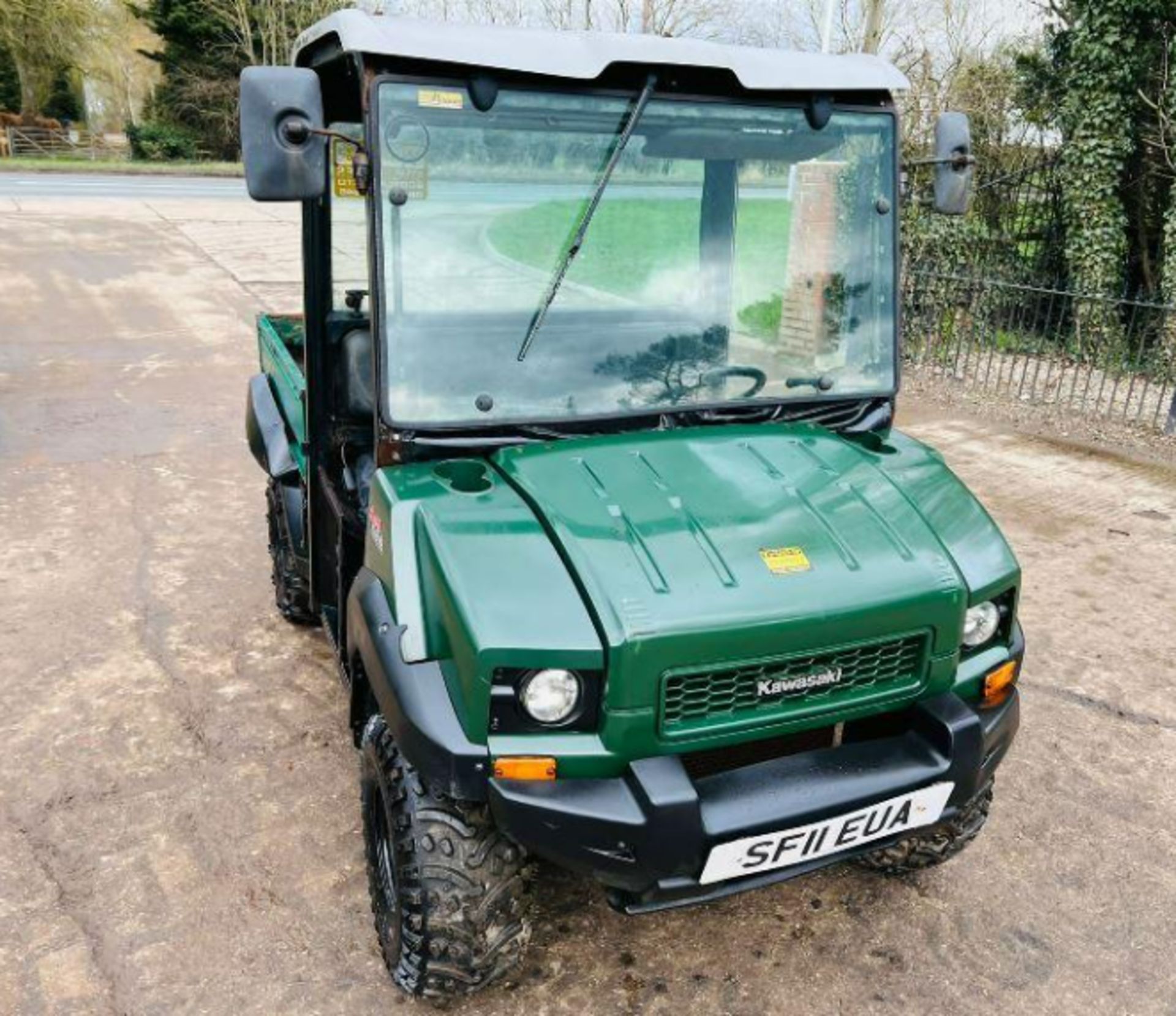 KAWASAKI MULE 4010 DIESEL UTV * YEAR 2011 , ROAD REGISTERED * C/W POWER STEERING - Image 2 of 9