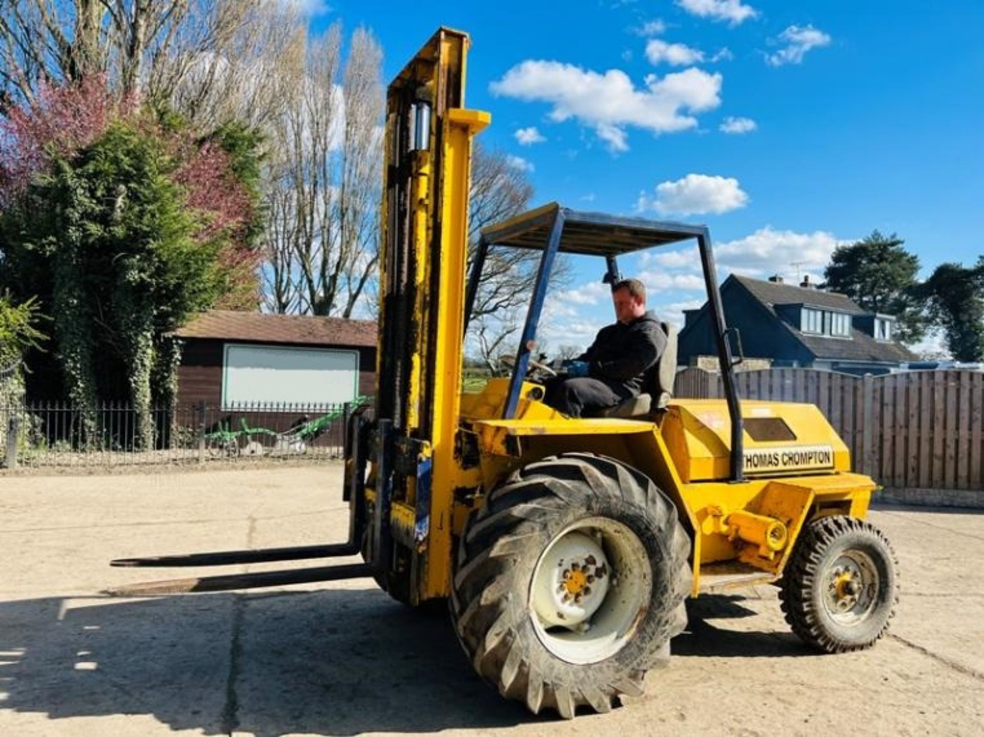 SANDERSON SB45 ROUGH TERRIAN FORKLIFT C/W PALLET TINES - Image 12 of 12