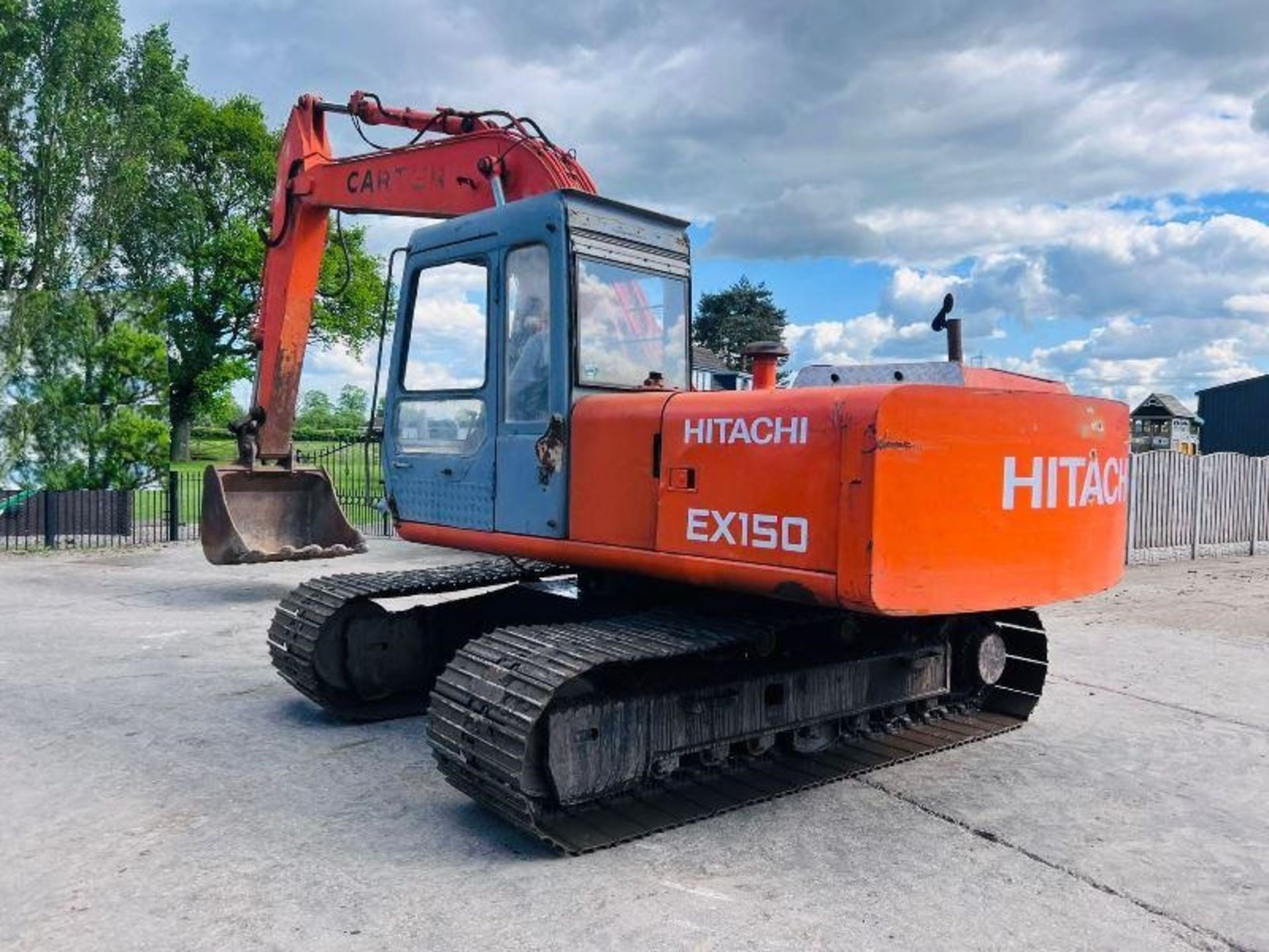 HITACHI EX150 TRACKED EXCAVATOR C/W BUCKET - Image 10 of 23