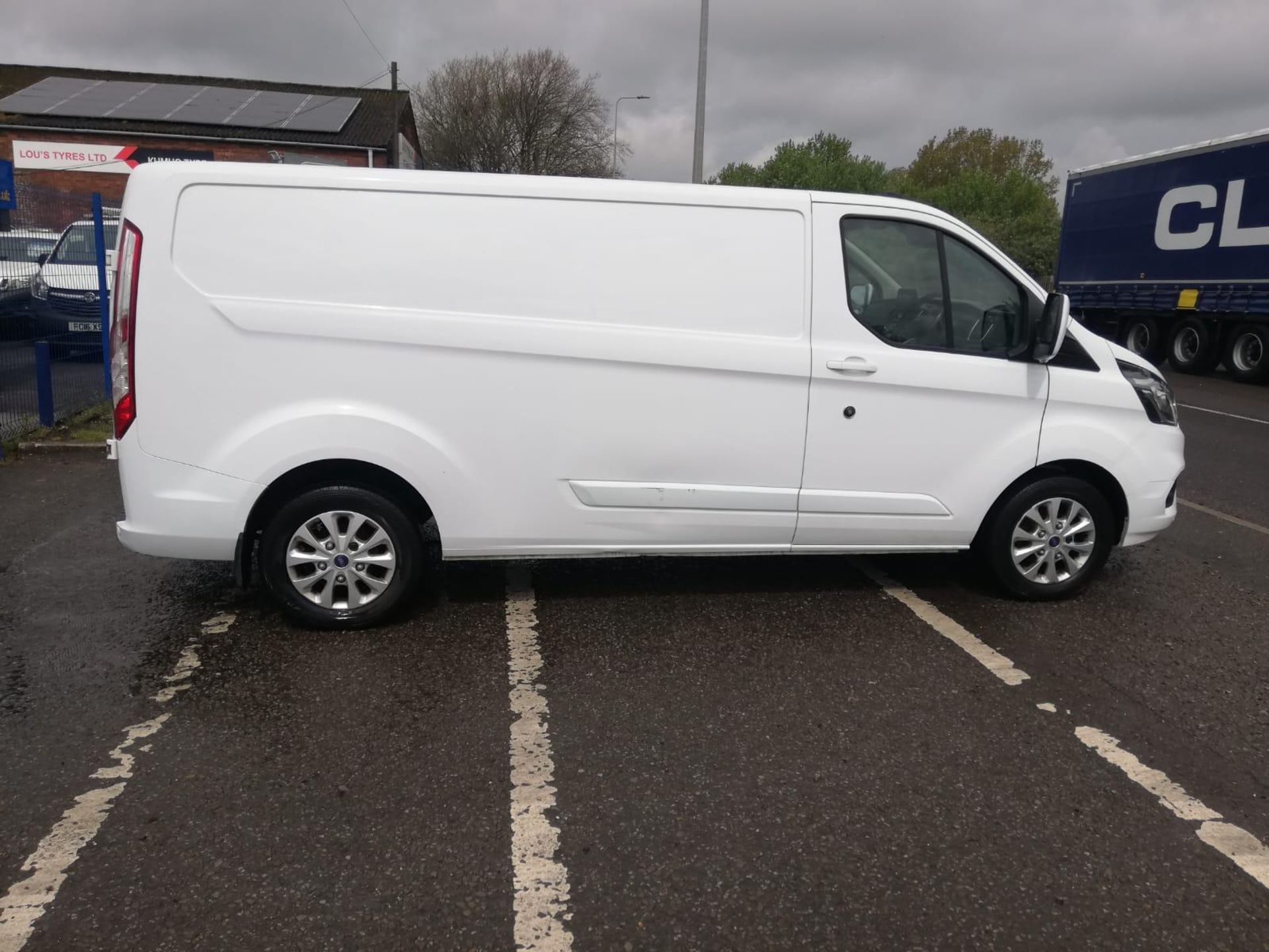 2019 69 FORD TRANSIT CUSTOM LIMITED PANEL VAN - 119K MILES - EURO 6 - ALLOY WHEELS - Image 8 of 10