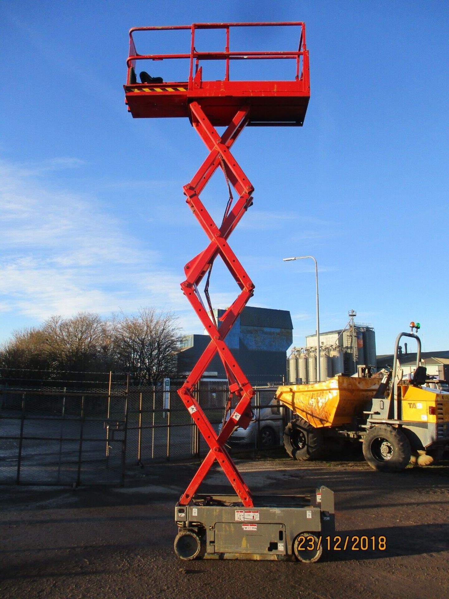 2004 GENIE GS 1932 3219 SCISSOR LIFT ACCESS PLATFORM CHERRY PICKER DELIVERY OK - Image 3 of 10