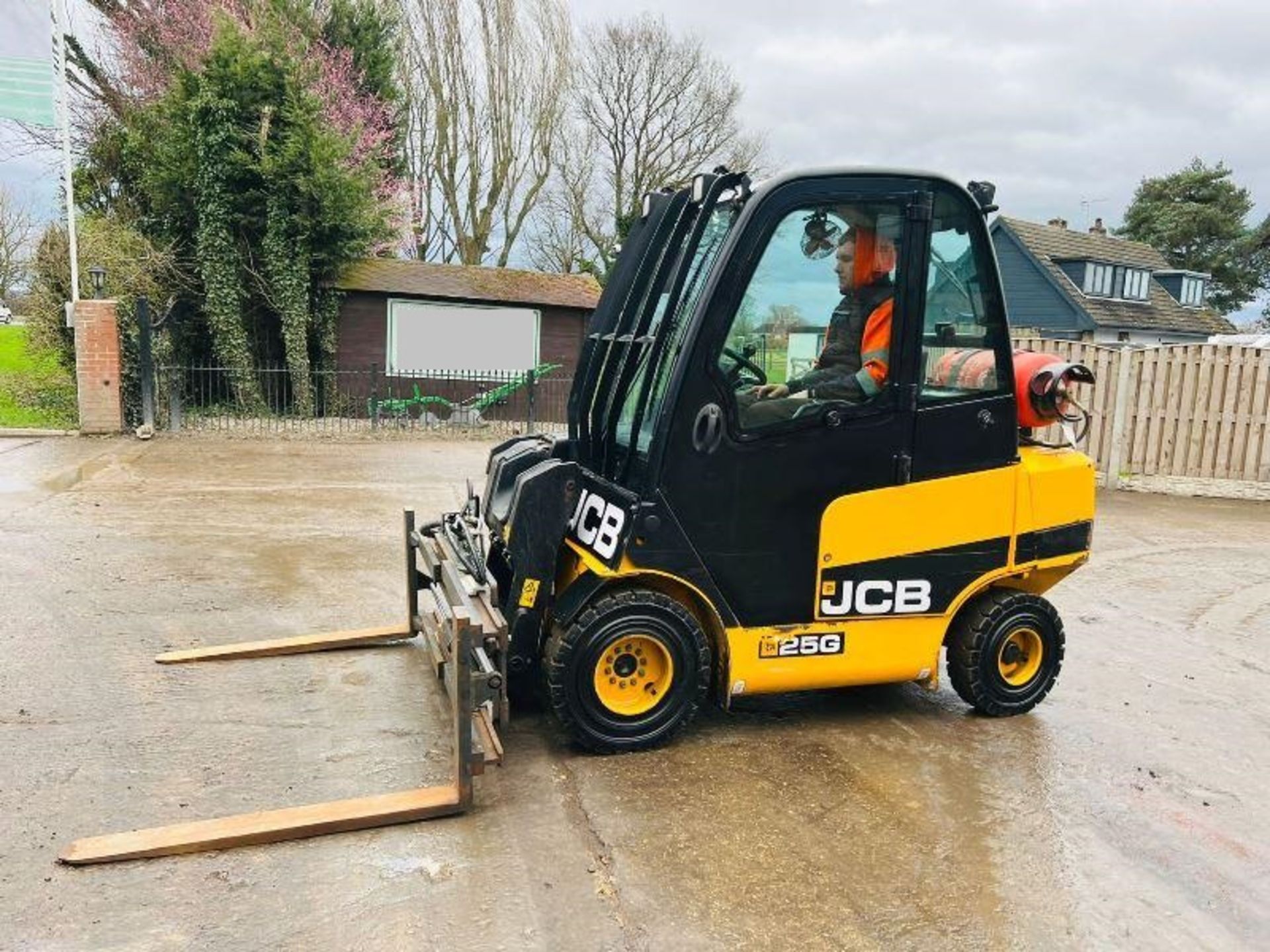 JCB TLT25G TELETRUCK * YEAR 2017 * C/W HYDRAULIC TINE POSITIONER - Image 13 of 19