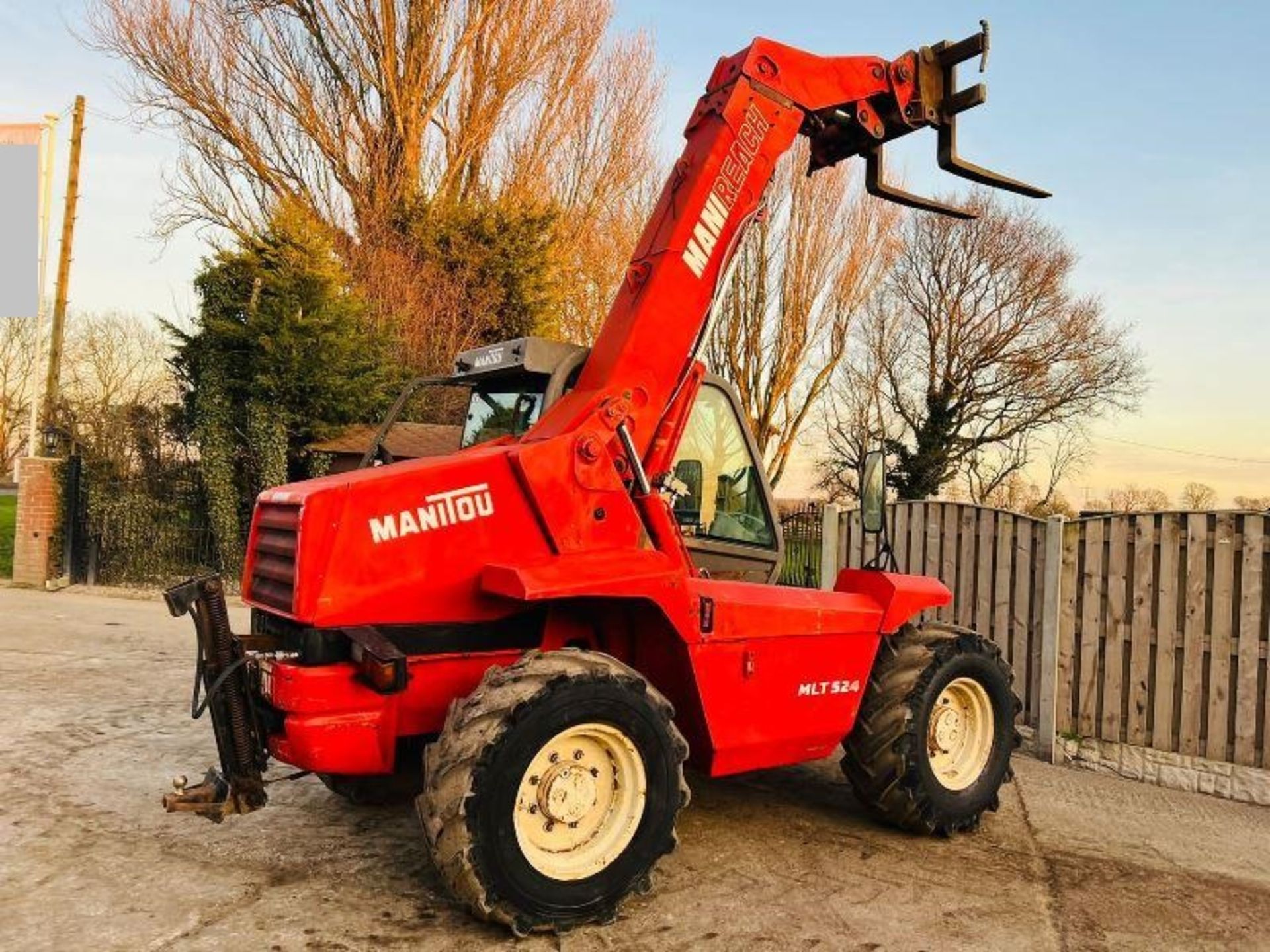 MANITOU 524 4WD TELEHANDLER *AG-SPEC* C/W PICK UP HITCH - Image 3 of 12