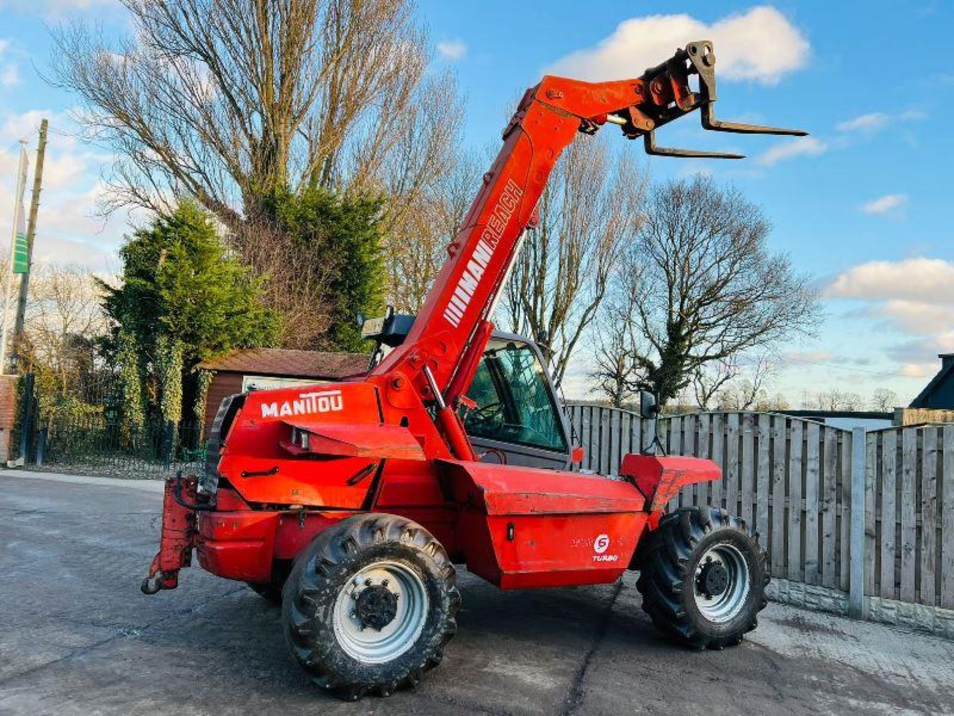 MANITOU MLT628T 4WD TELEHANDLER * AG-SPEC * C/W PICK UP HITCH - Image 14 of 15
