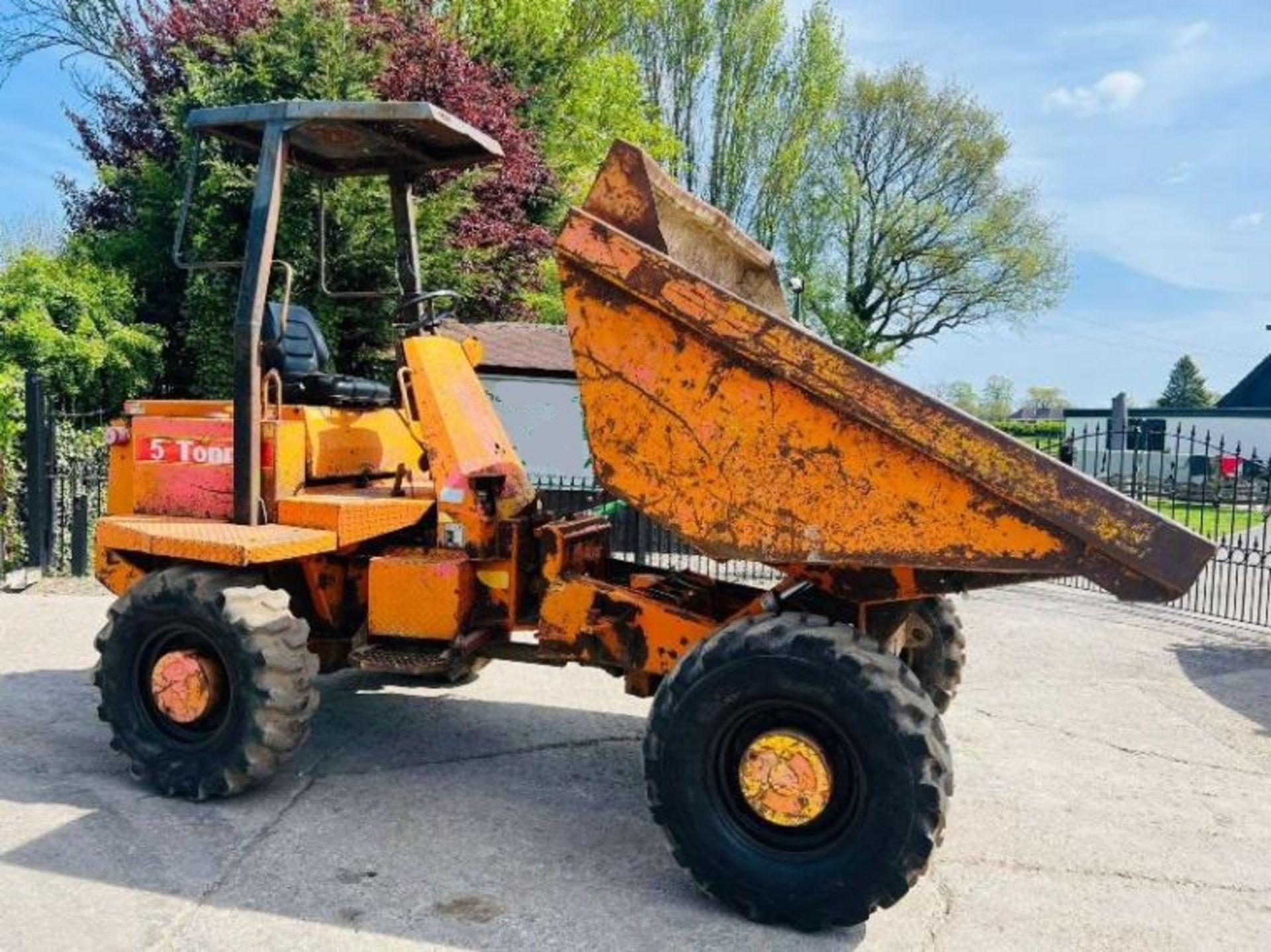 THWAITES 5 TON 4WD DUMPER C/W ROLE BAR & CANOPY