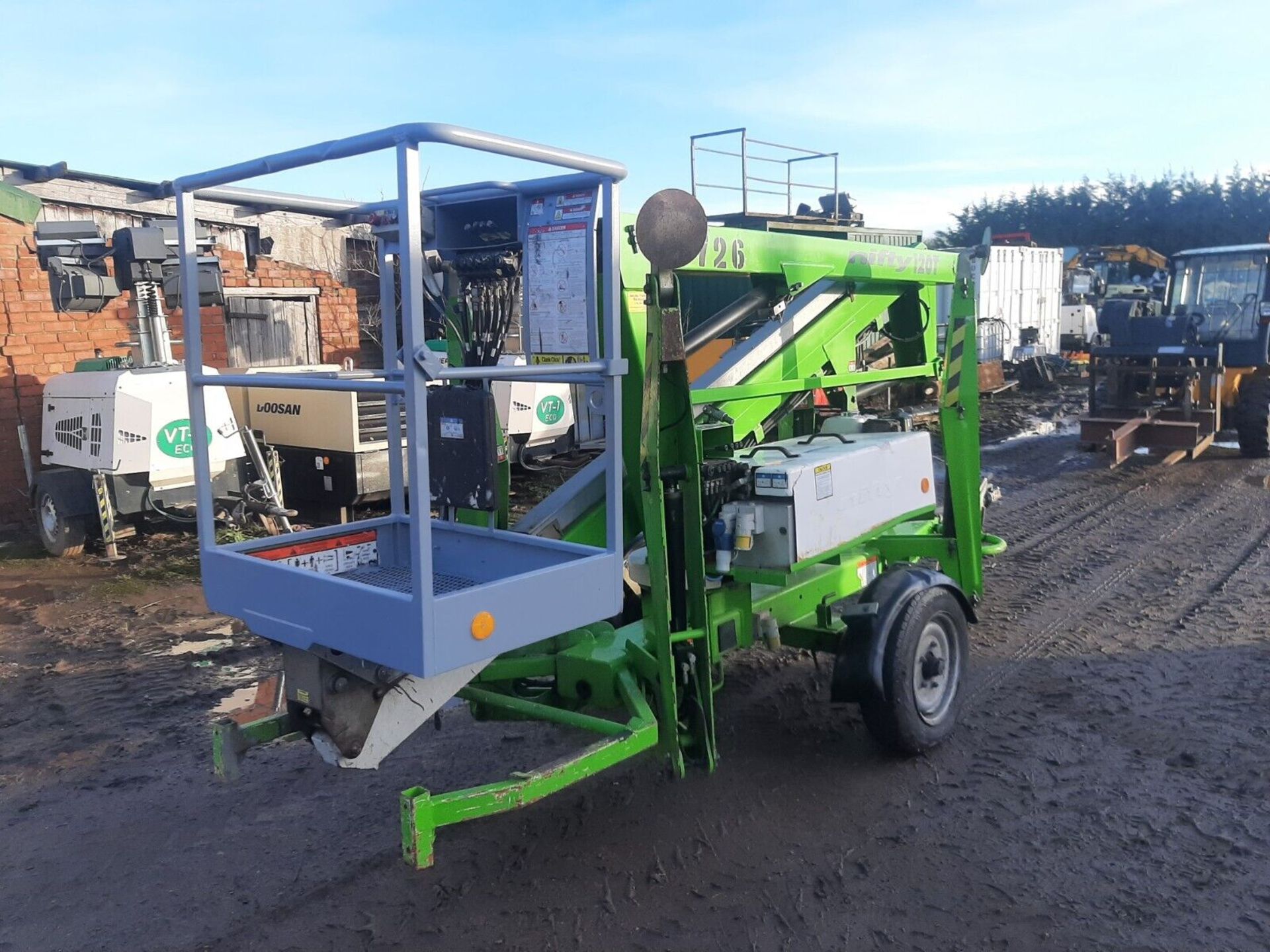 NIFTYLIFT 120T CHERRY PICKER TOWABLE - Image 6 of 9