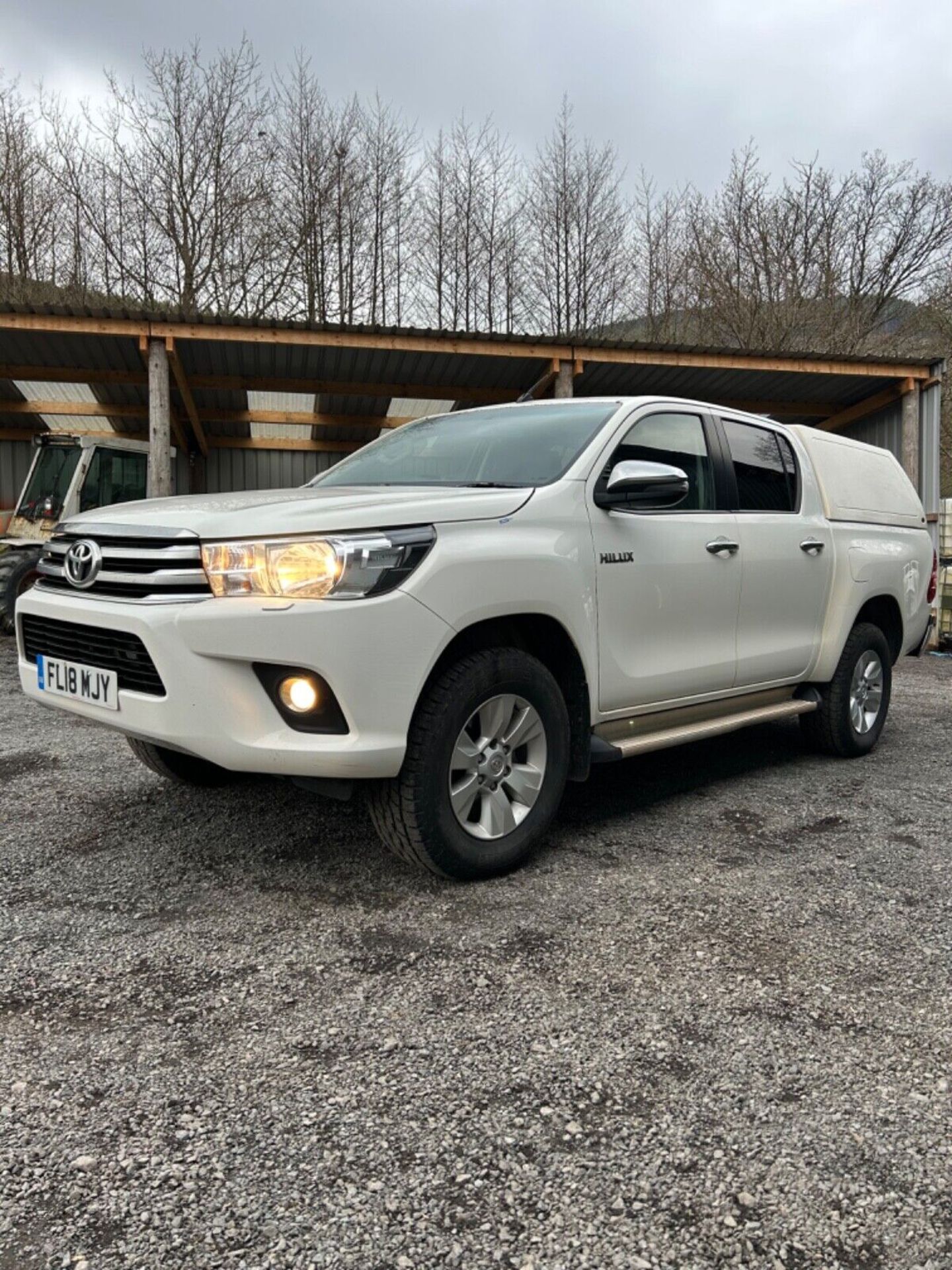 2018 TOYOTA HILUX DOUBLE CAB PICKUP TRUCK 4X4 AIRCON TWIN CAB TRUCKMAN CANOPY - Image 4 of 15