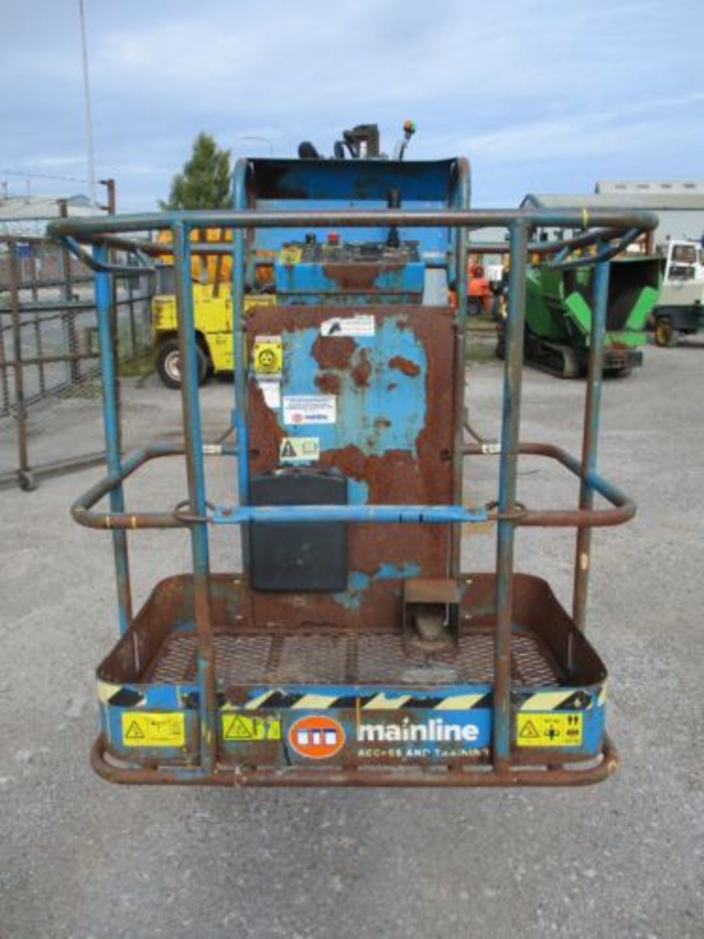 2007 GENIE Z 30 / 20 N CHERRY PICKER SCISSOR LIFT ACCESS PLATFORM MEWP GENIE - Image 3 of 12