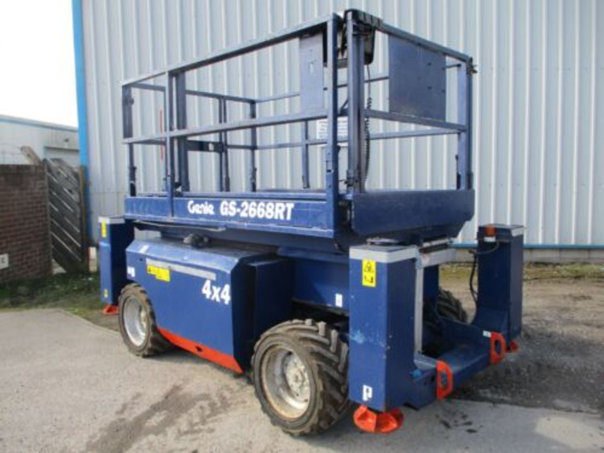 2008 GENIE GS 2668 SCISSOR LIFT ACCESS PLATFORM CHERRY PICKER MEWP UPRIGHT 4X4 - Image 7 of 13