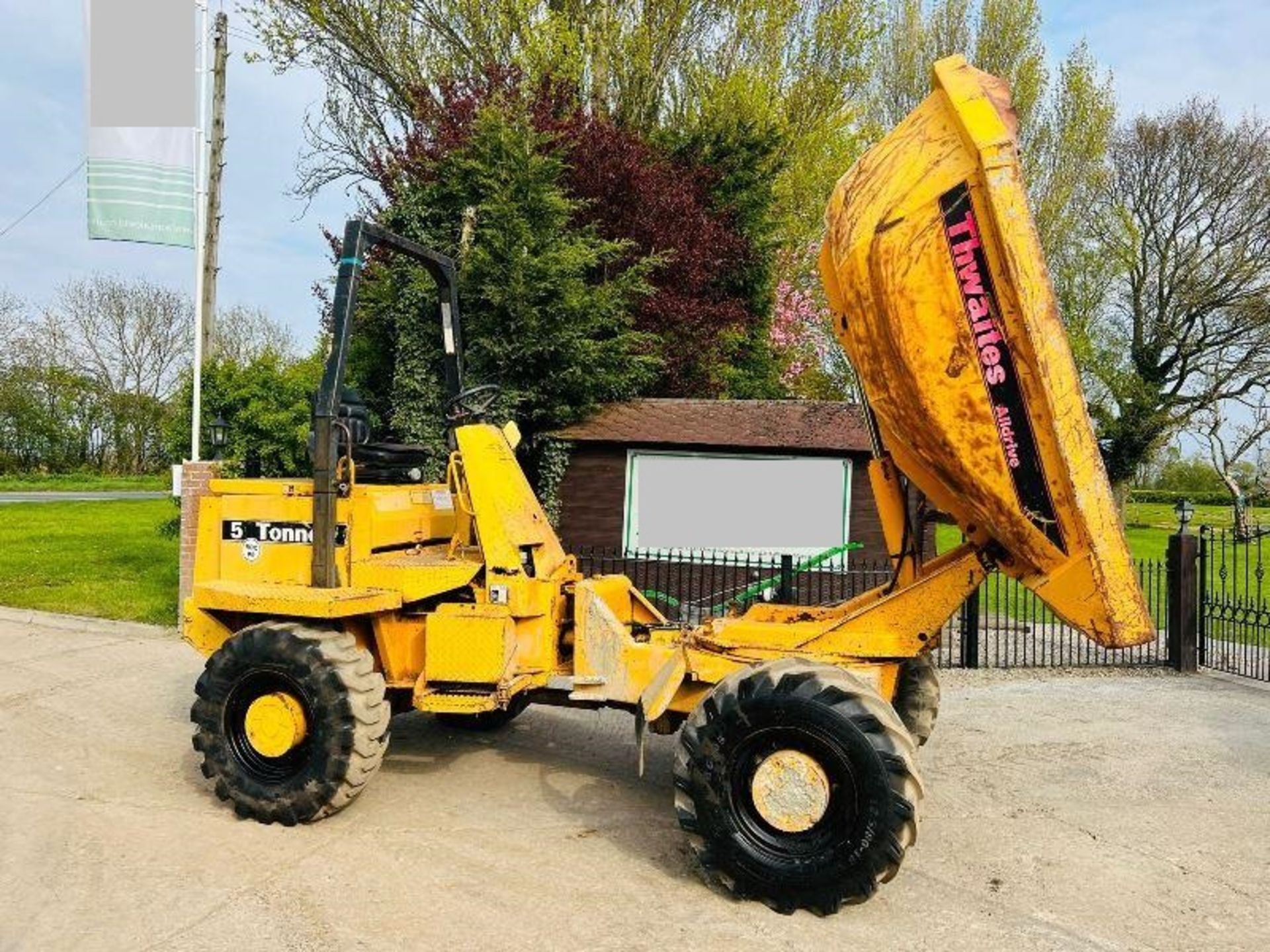 THWAITS ALLDRIVE 4WD SWIVEL TIP DUMPER C/W ROLE BAR - Image 11 of 17