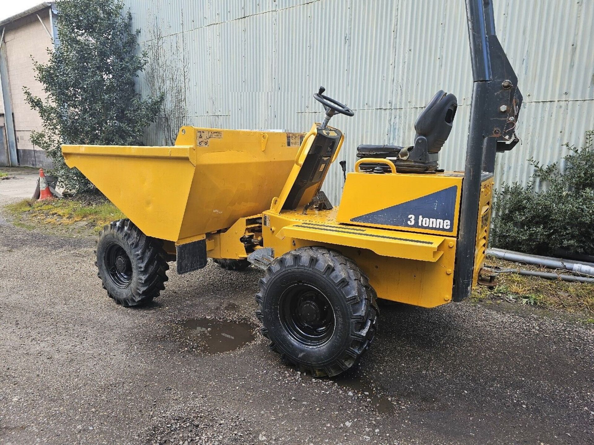 THWAITES 3 TON DUMPER - Image 2 of 4