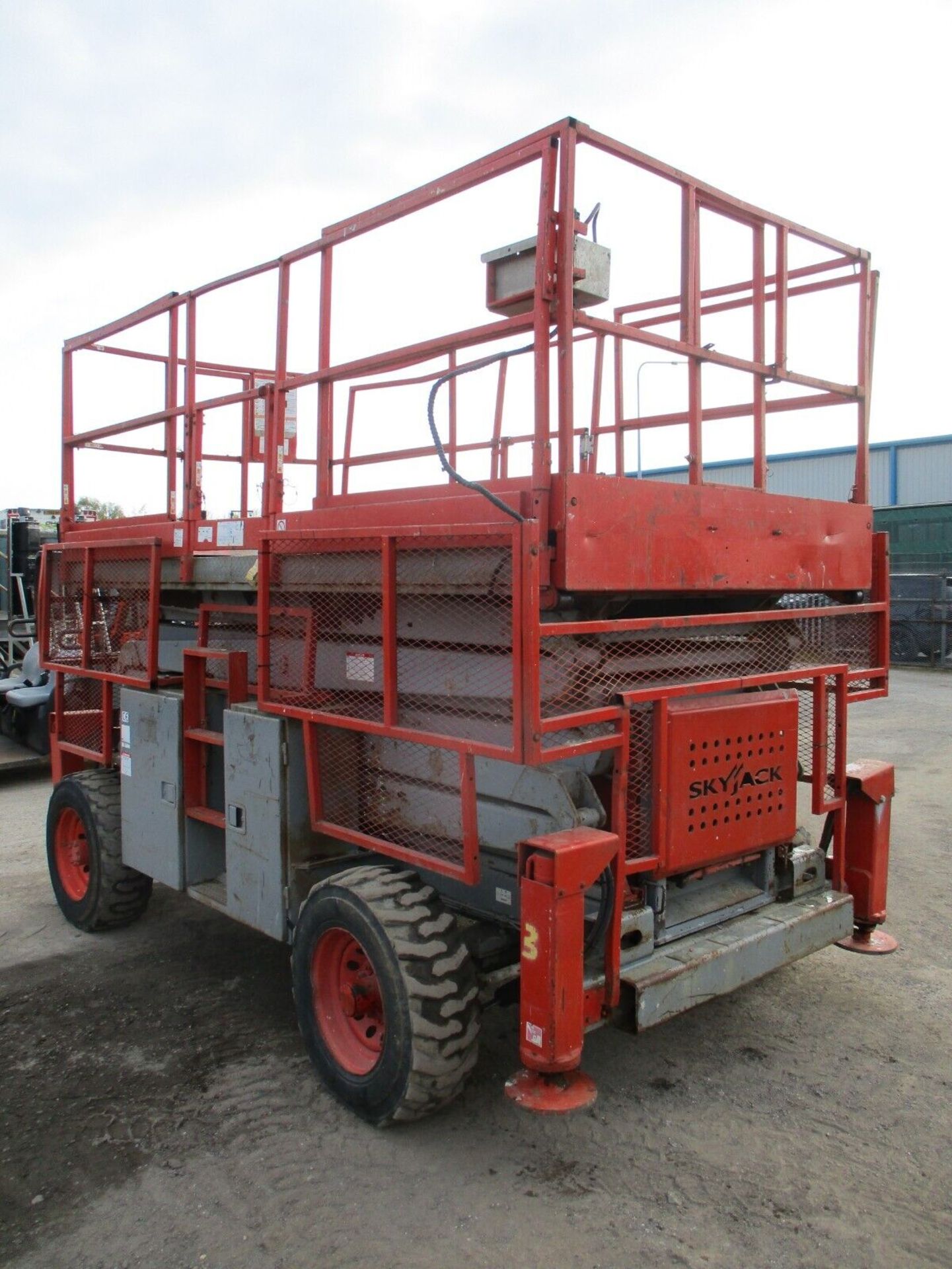 SKYJACK 8841 SCISSOR LIFT ACCESS PLATFORM CHERRY PICKER MEWP GENIE - Image 6 of 14