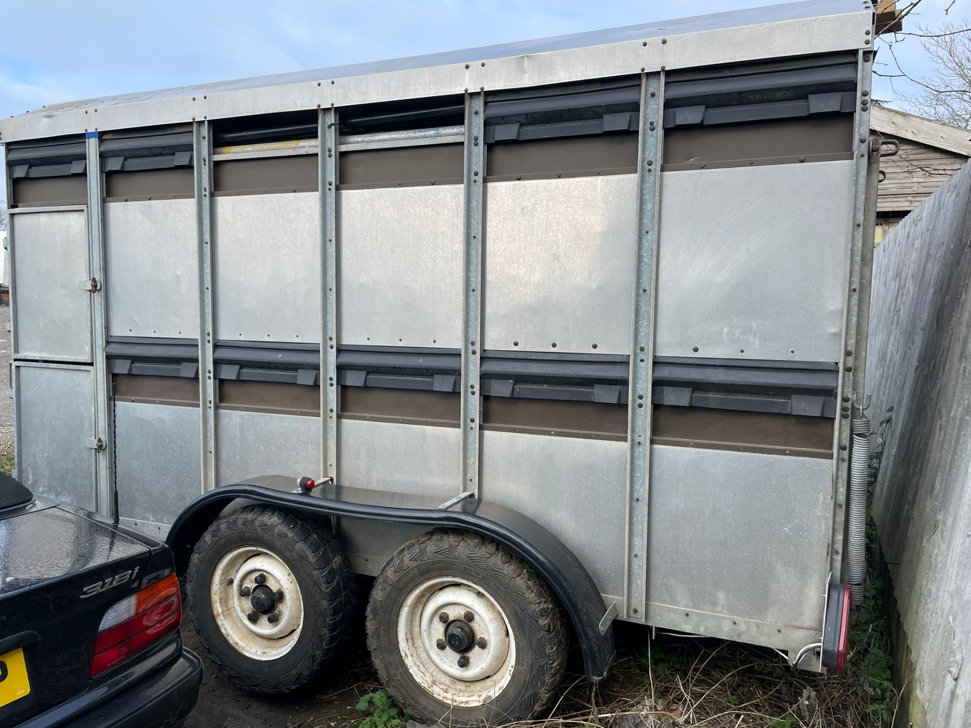 BATESON 12 FOOT CATTLE TRAILER - Image 5 of 7