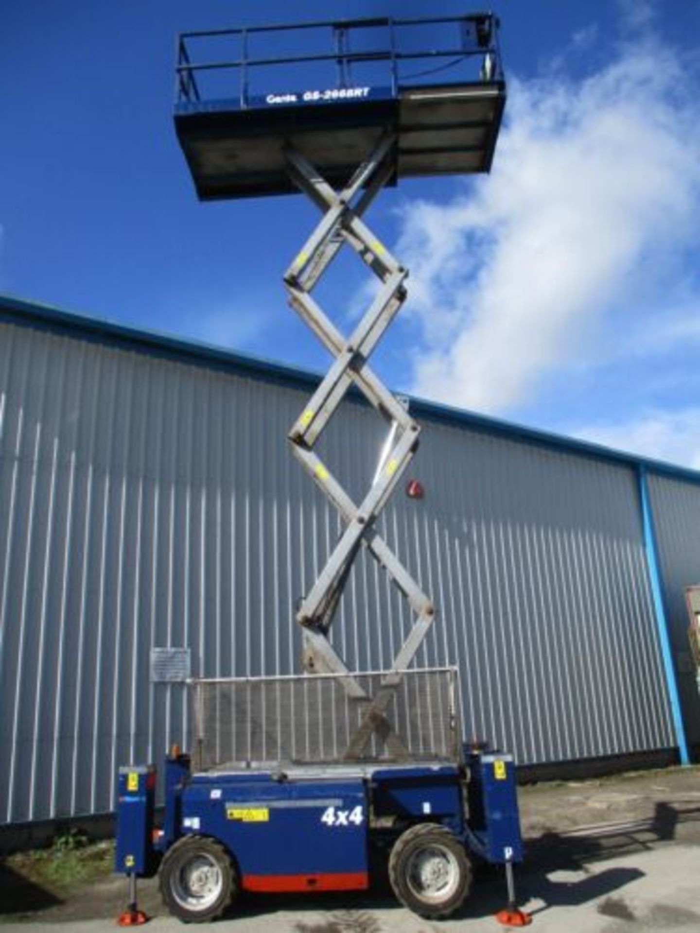 2008 GENIE GS 2668 SCISSOR LIFT ACCESS PLATFORM CHERRY PICKER MEWP UPRIGHT 4X4 - Image 11 of 13