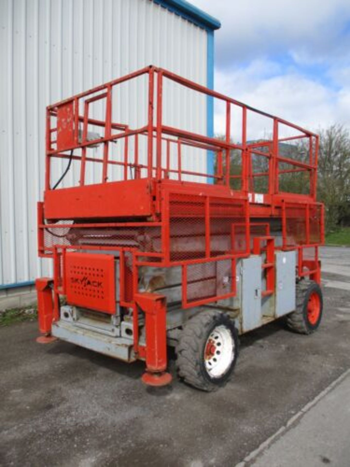 SKYJACK 8841 SCISSOR LIFT ACCESS PLATFORM CHERRY PICKER MEWP GENIE CLAY TRAP - Image 7 of 13