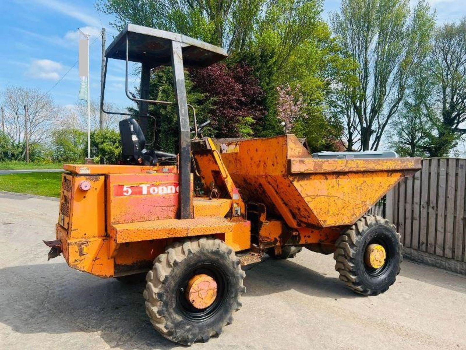 THWAITES 5 TON 4WD DUMPER C/W ROLE BAR & CANOPY - Image 10 of 13