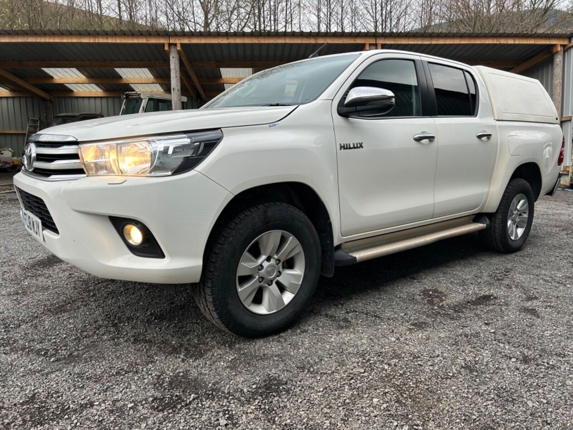 2018 TOYOTA HILUX DOUBLE CAB PICKUP TRUCK 4X4 AIRCON TWIN CAB TRUCKMAN CANOPY - Image 5 of 15