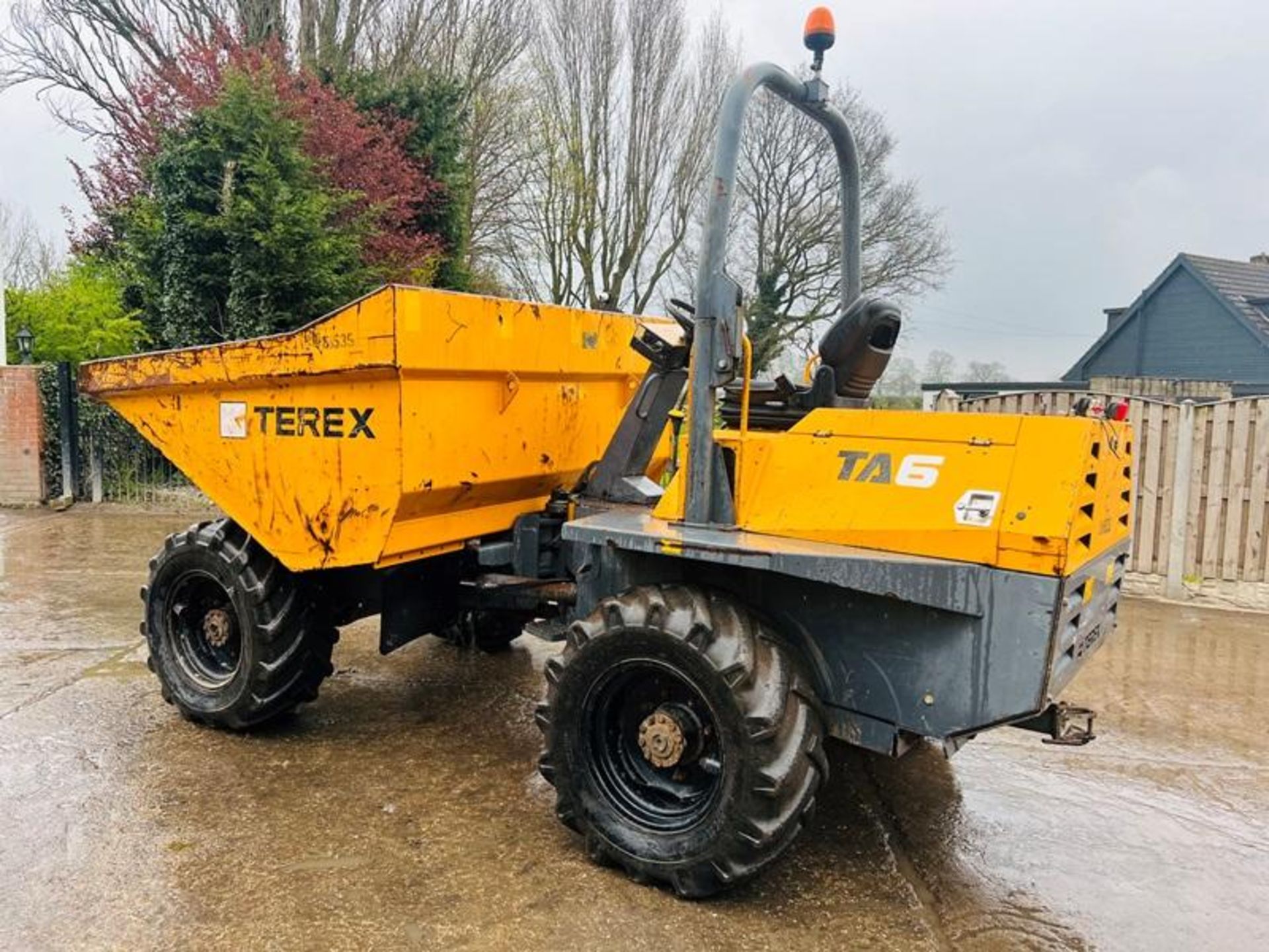 TEREX TA6 4WD DUMPER * YEAR 2011 , 2459 HOURS * C/W ROLE BAR - Image 3 of 15