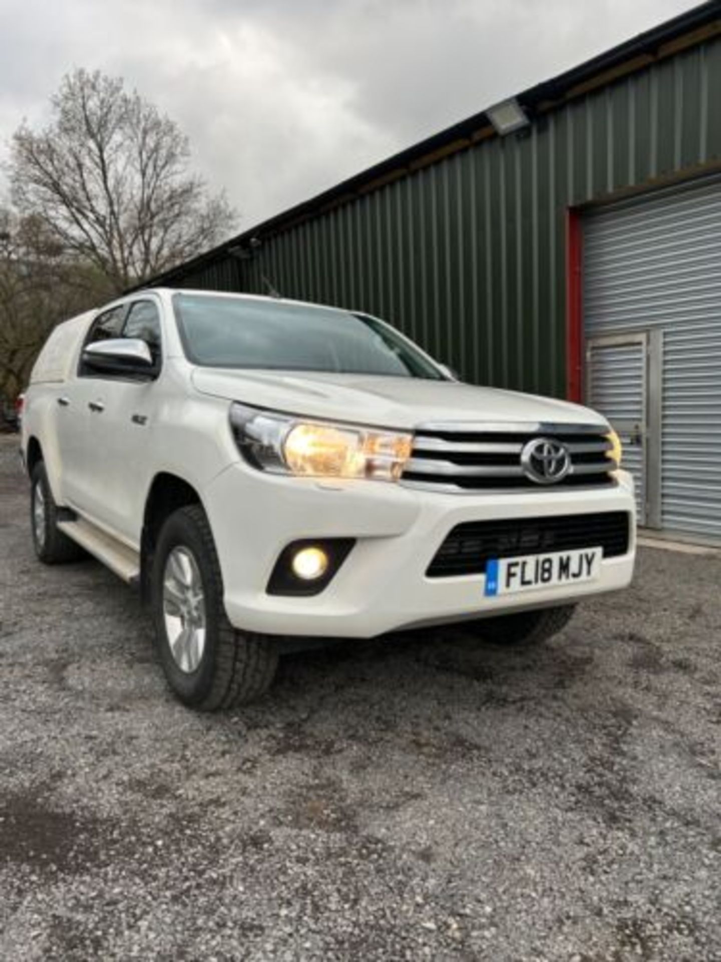 2018 TOYOTA HILUX DOUBLE CAB PICKUP TRUCK 4X4 AIRCON TWIN CAB TRUCKMAN CANOPY - Image 2 of 15