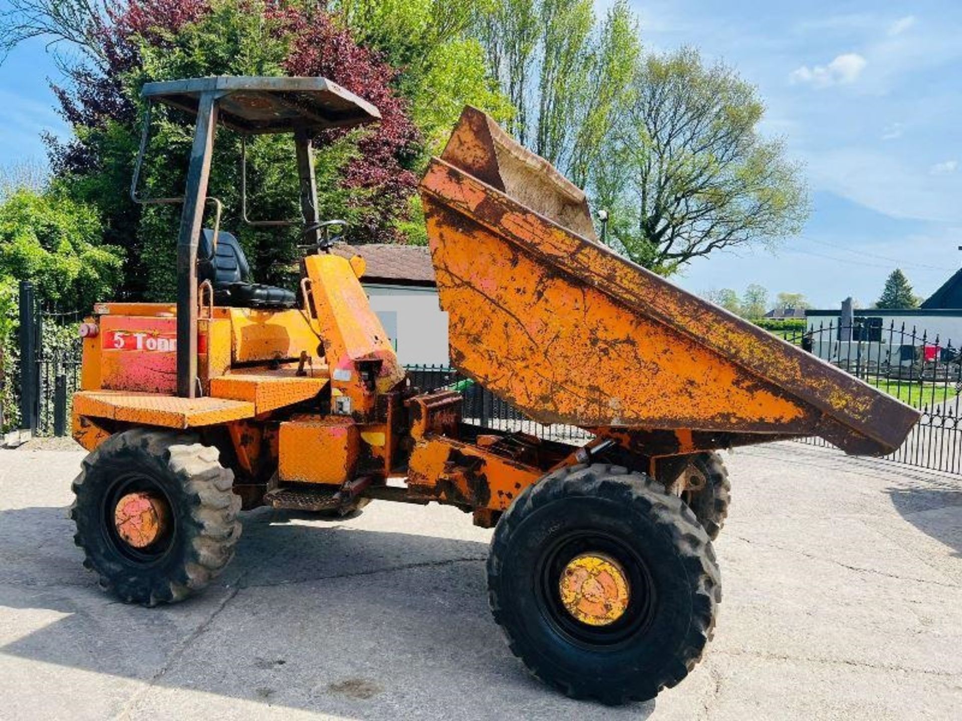 THWAITES 5 TON 4WD DUMPER C/W ROLE BAR & CANOPY - Image 4 of 13