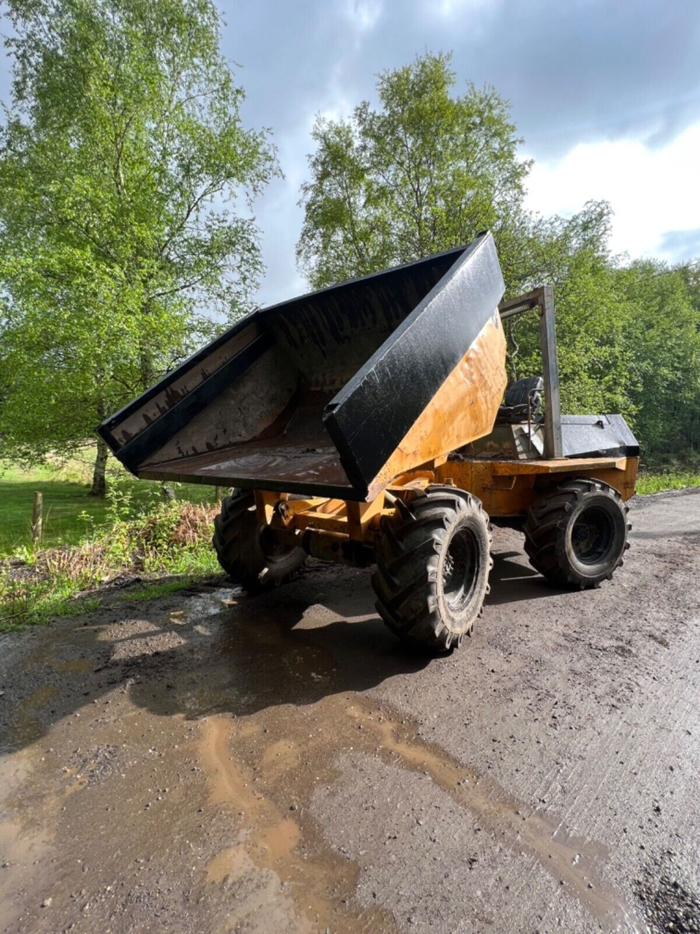 TEREX BENFORD 4 WHEEL DRIVE STRAIGHT TIP DUMPER - GOOD TYRES 6 TON - Image 8 of 12