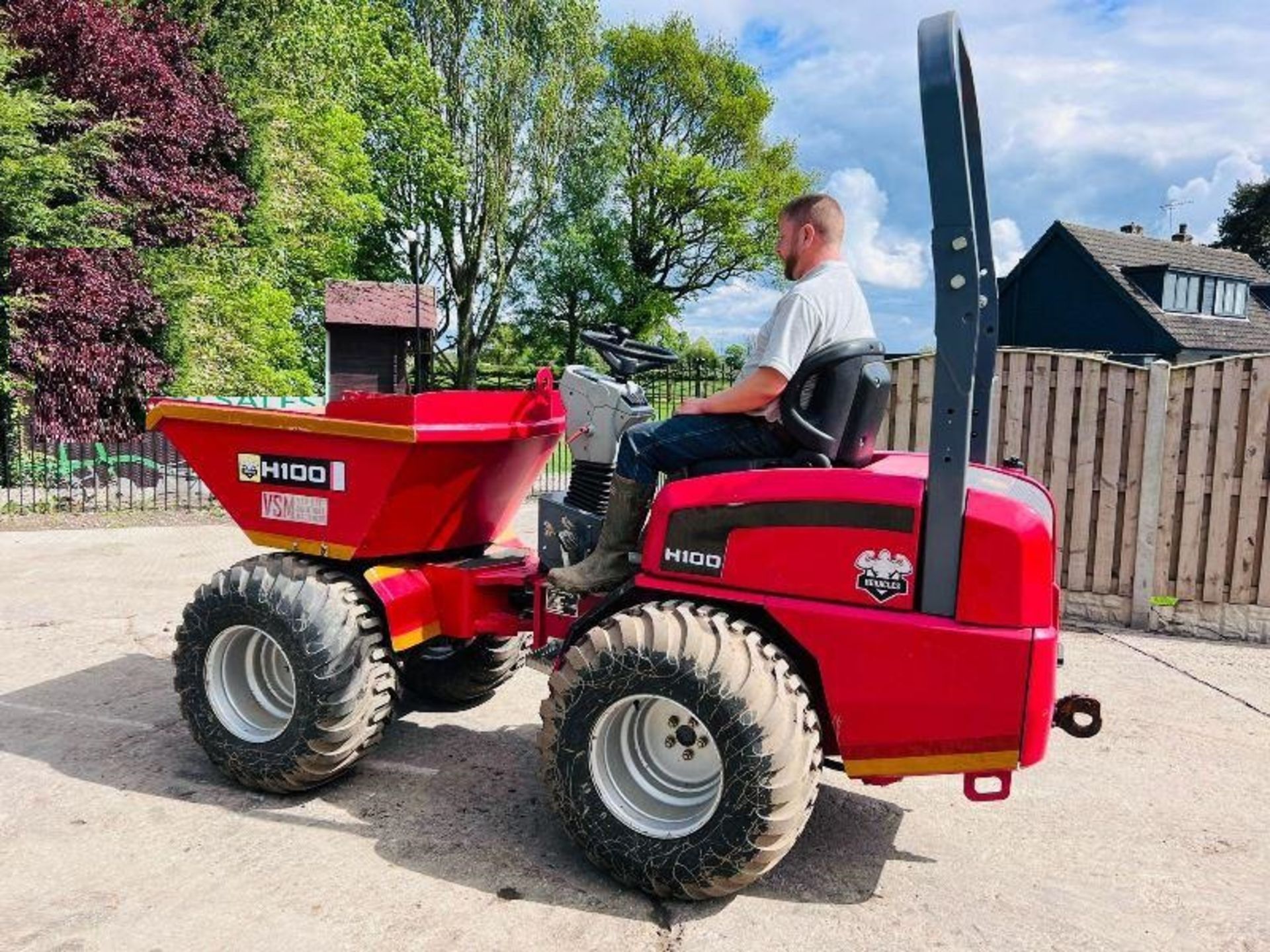 HERACLES H100 1TON SWIVEL TIP DUMPER * YEAR 2022 , ONLY 29 HOURS - Image 2 of 20