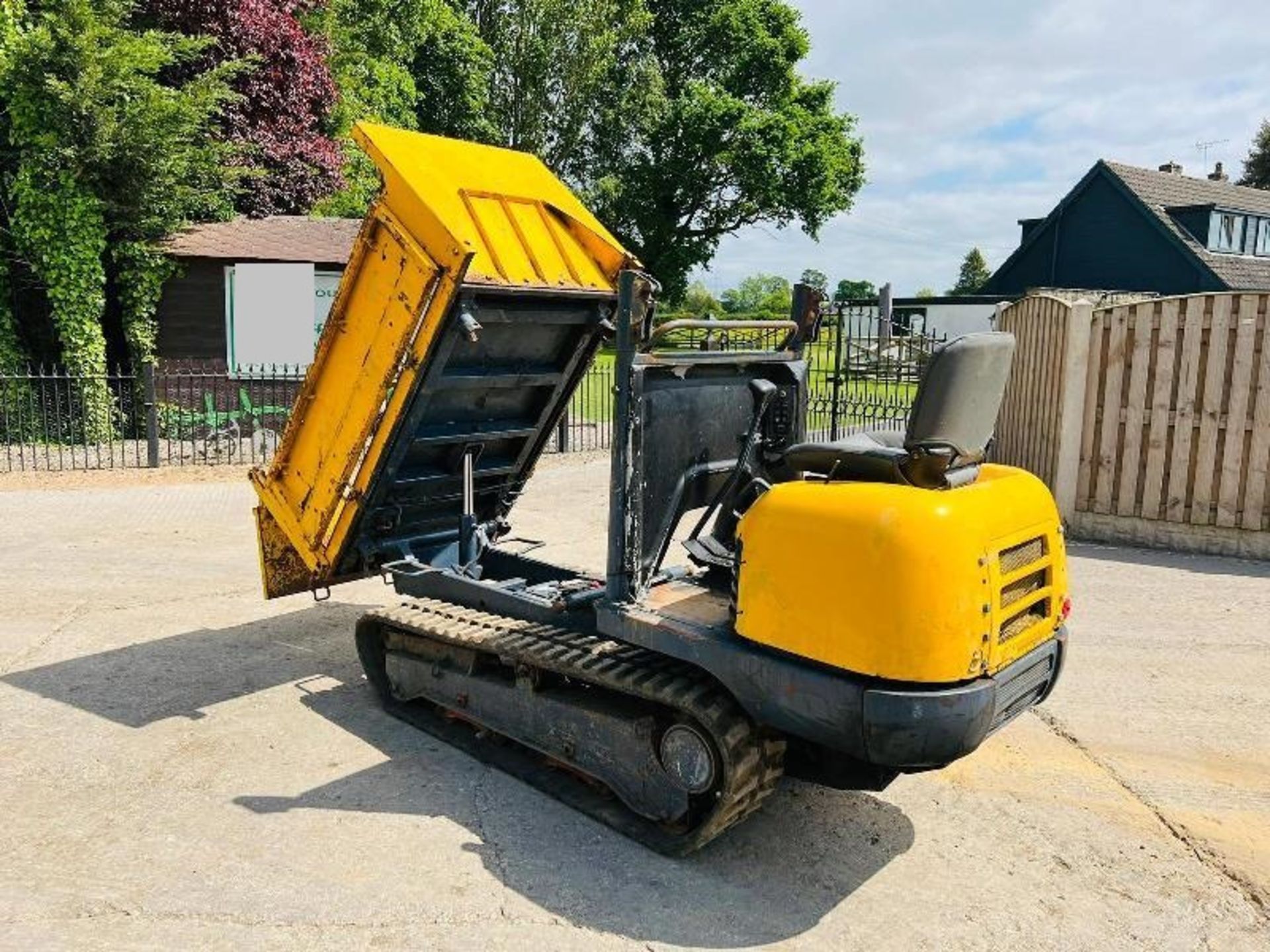 TRACKED DUMPER C/W DROP SIDE'S TIPPING BODY & RUBBER TRACKS - Image 4 of 13