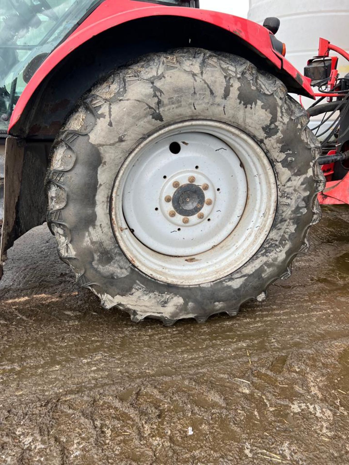 MTX185 MCCORMICK 2012 TRACTOR - CAB FRONT SUSPENSION - Image 2 of 14