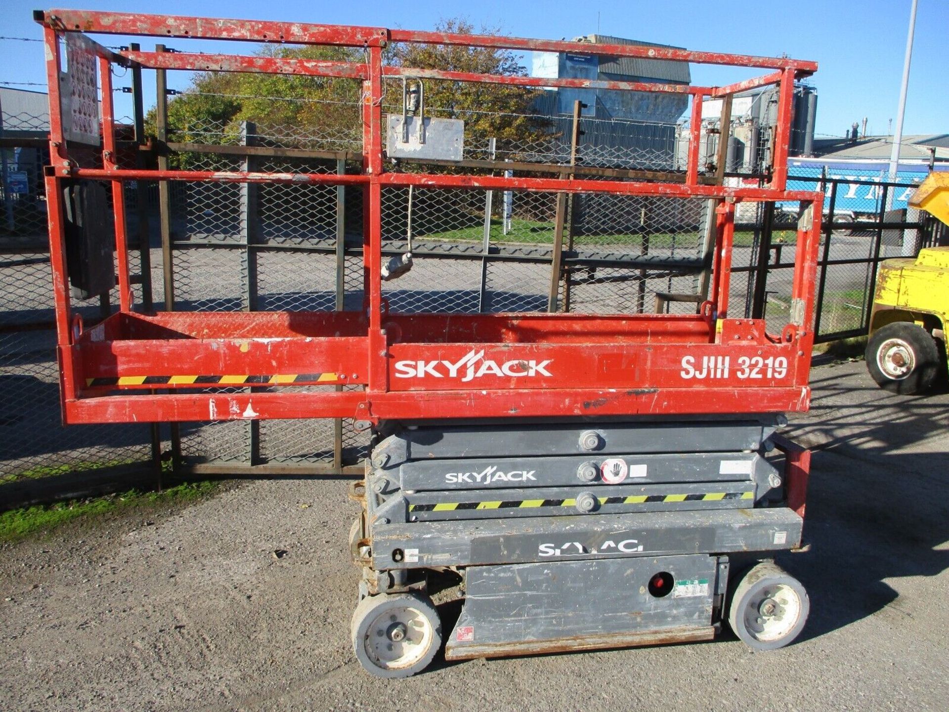 2014 SKYJACK SJ3219 SCISSOR LIFT ACCESS PLATFORM CHERRY PICKER GENIE 1932 DELIVE - Image 3 of 12