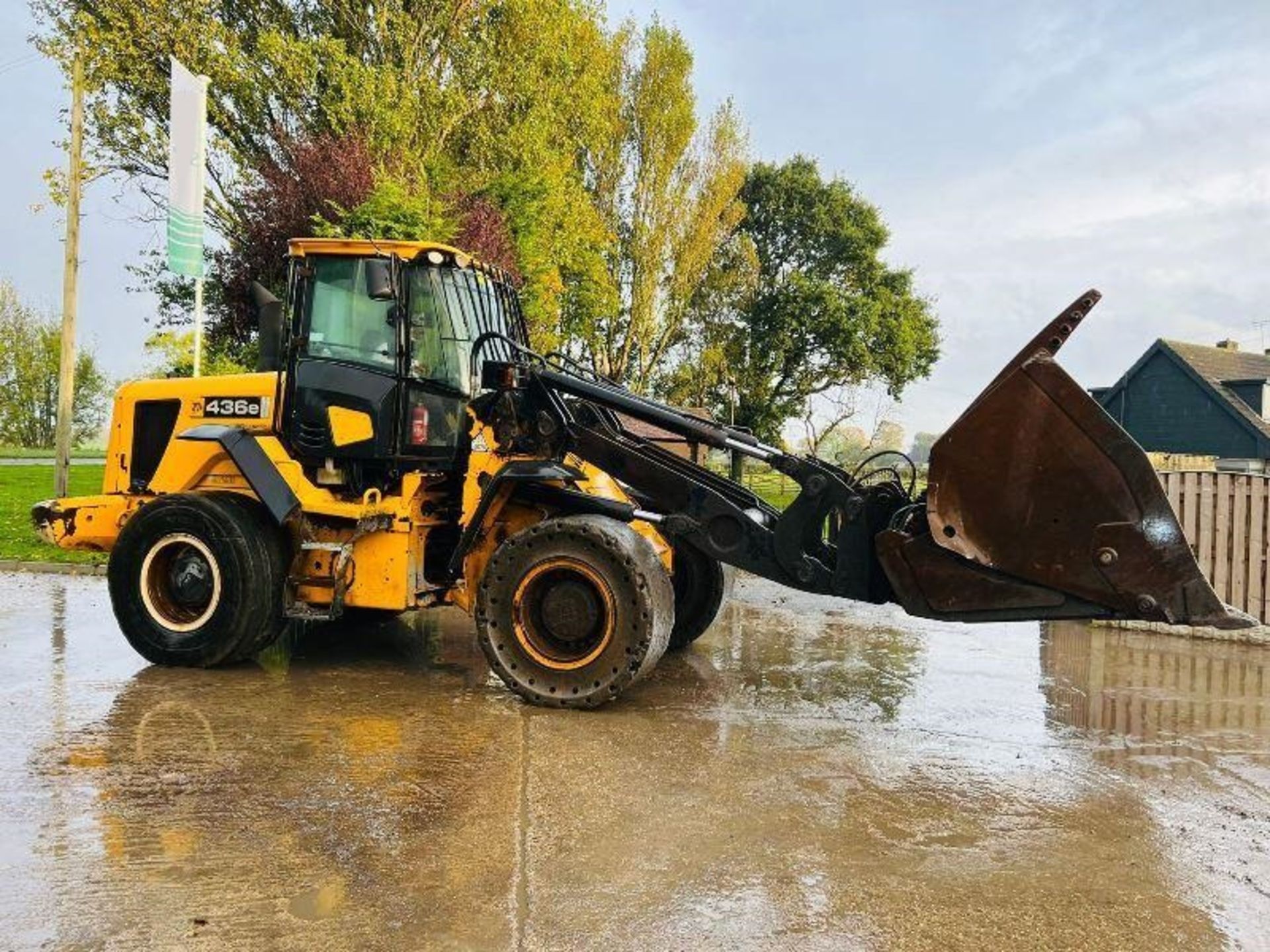 JCB 436E 4WD LOADING SHOVEL * YEAR 2010 * C/W TIP TOE BUCKET - Image 10 of 17