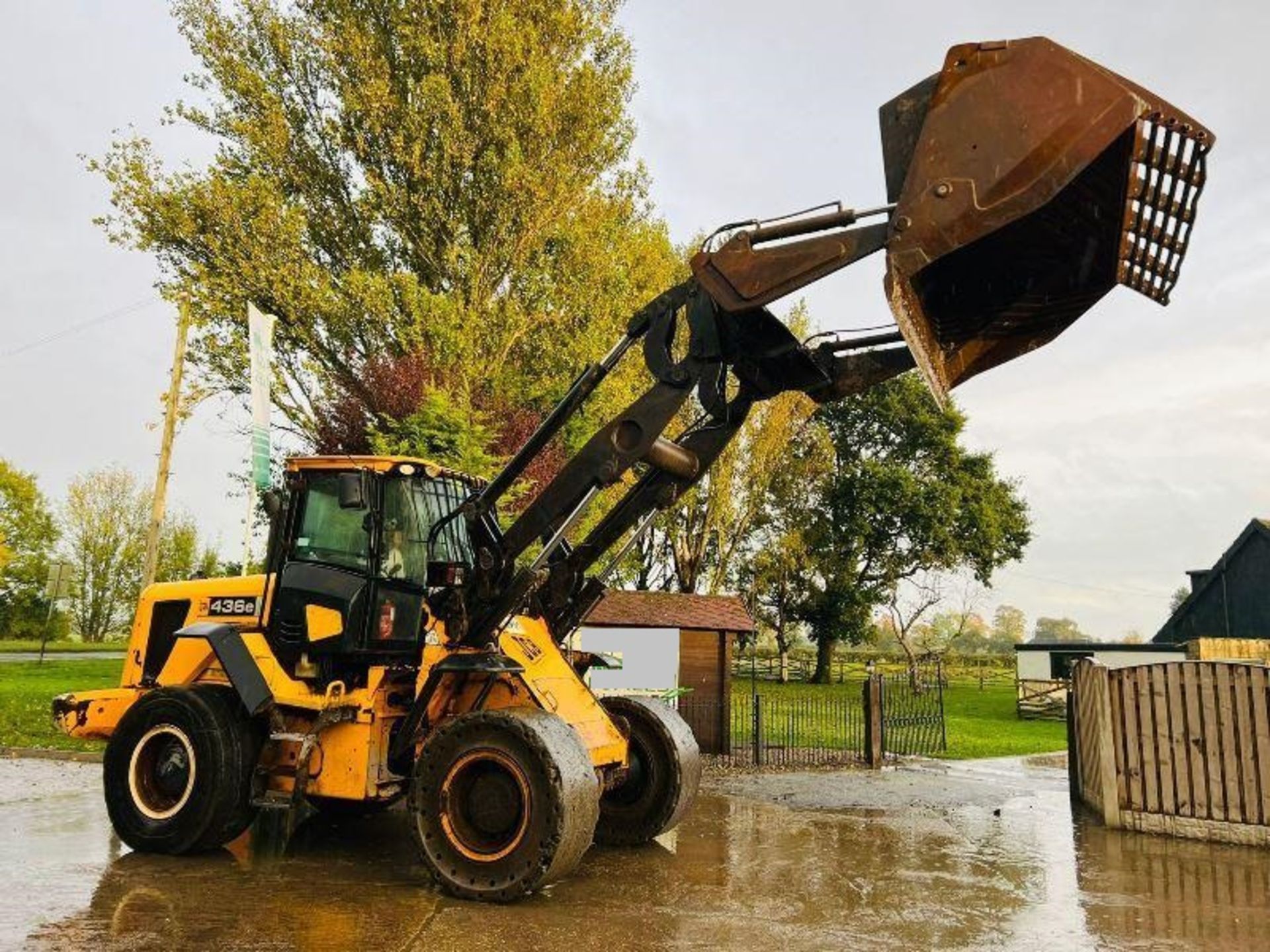 JCB 436E 4WD LOADING SHOVEL * YEAR 2010 * C/W TIP TOE BUCKET - Image 4 of 17