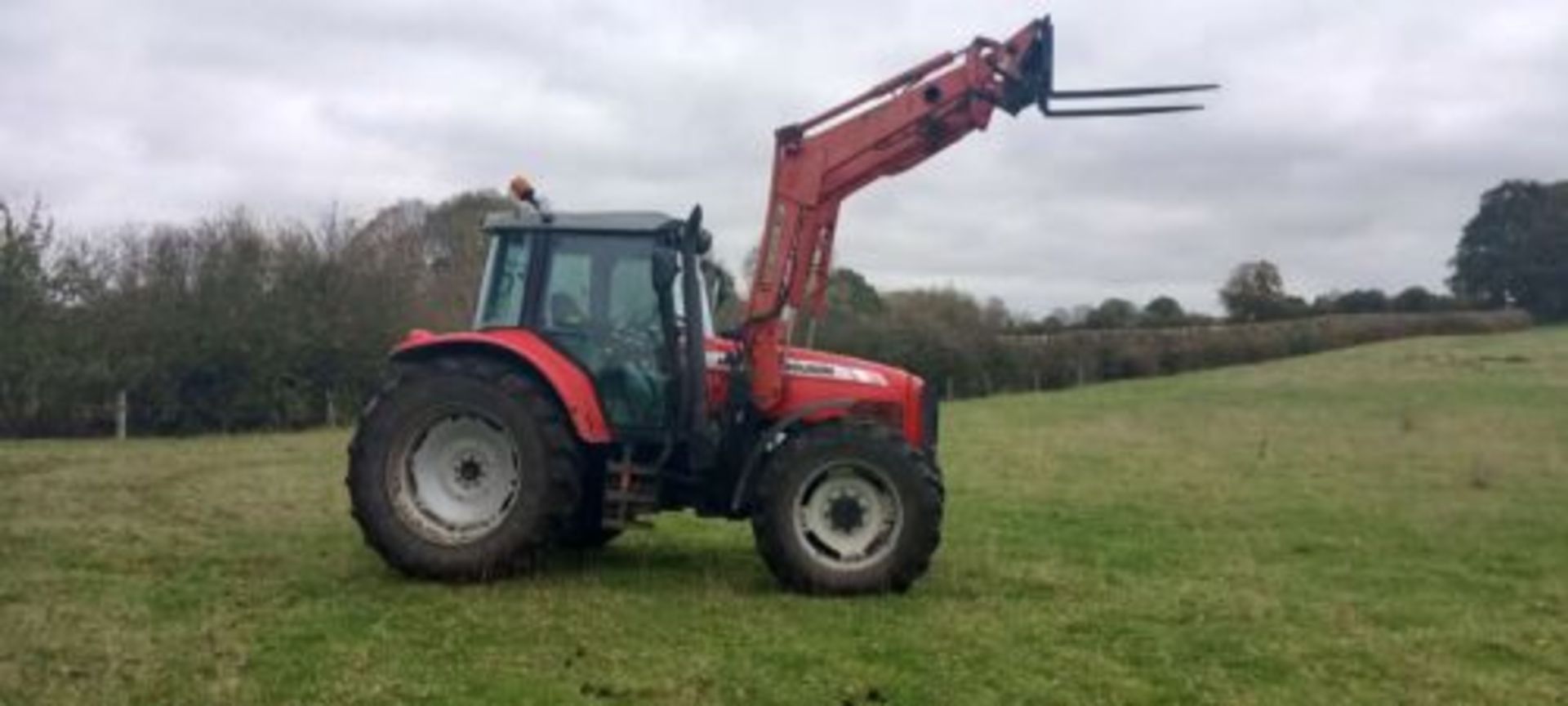 MASSEY FERGUSON LOADER TRACTOR - Image 5 of 7