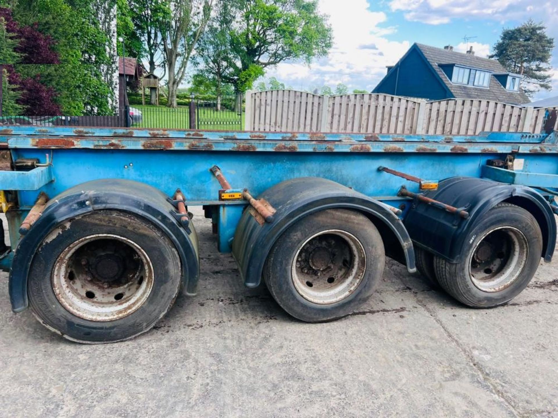 BROUGHTON TRI-AXLE DRAG TRAILER C/W EXTENDABLE DRAW BAR - Image 13 of 15