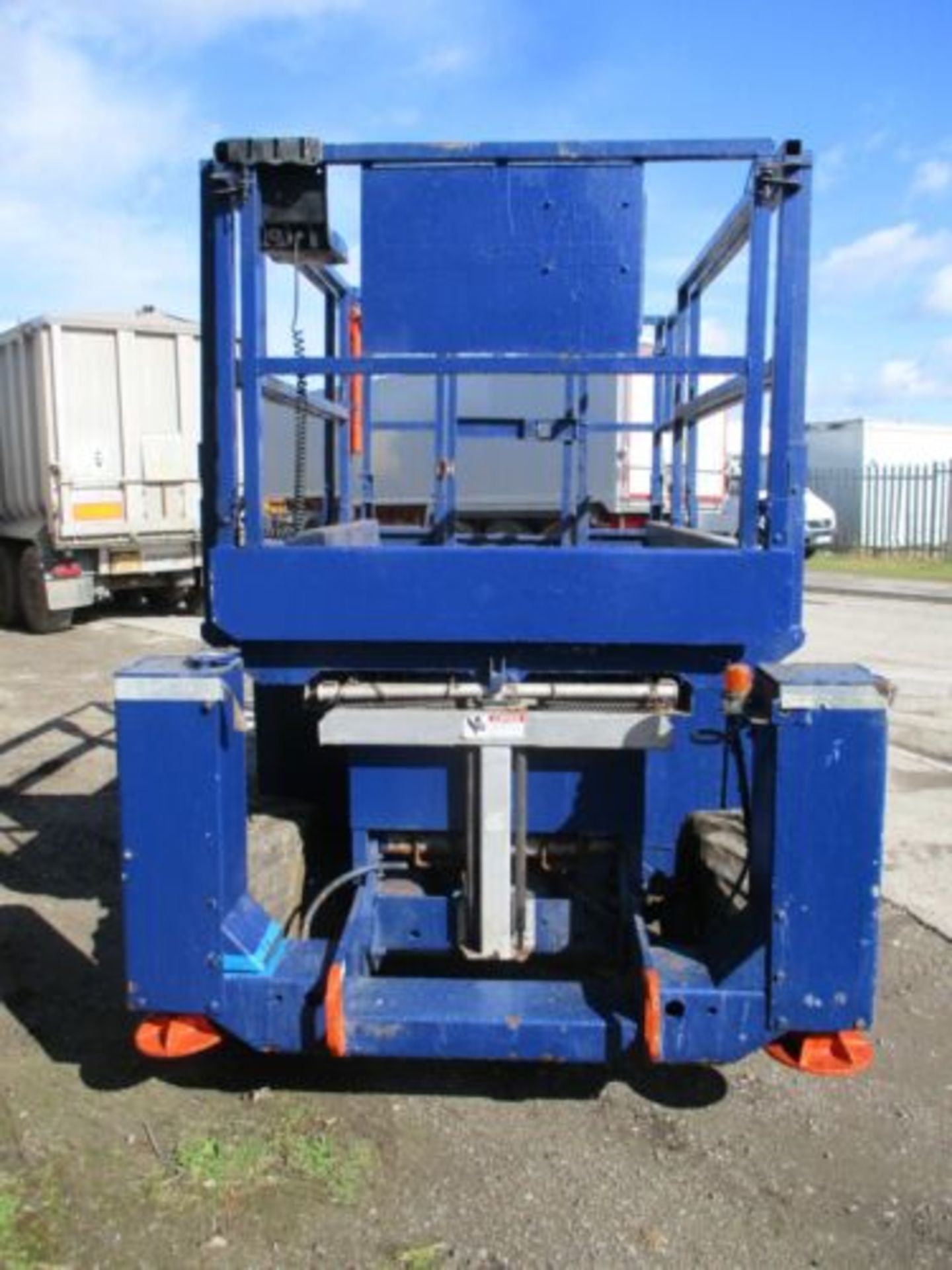 2008 GENIE GS 2668 SCISSOR LIFT ACCESS PLATFORM CHERRY PICKER MEWP UPRIGHT 4X4 - Image 3 of 13