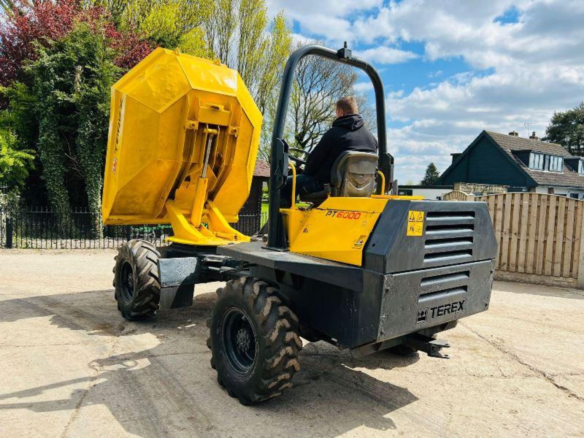 TEREX PT6000 4WD SWIVEL TIP DUMPER C/W ROLE BAR - Image 4 of 19