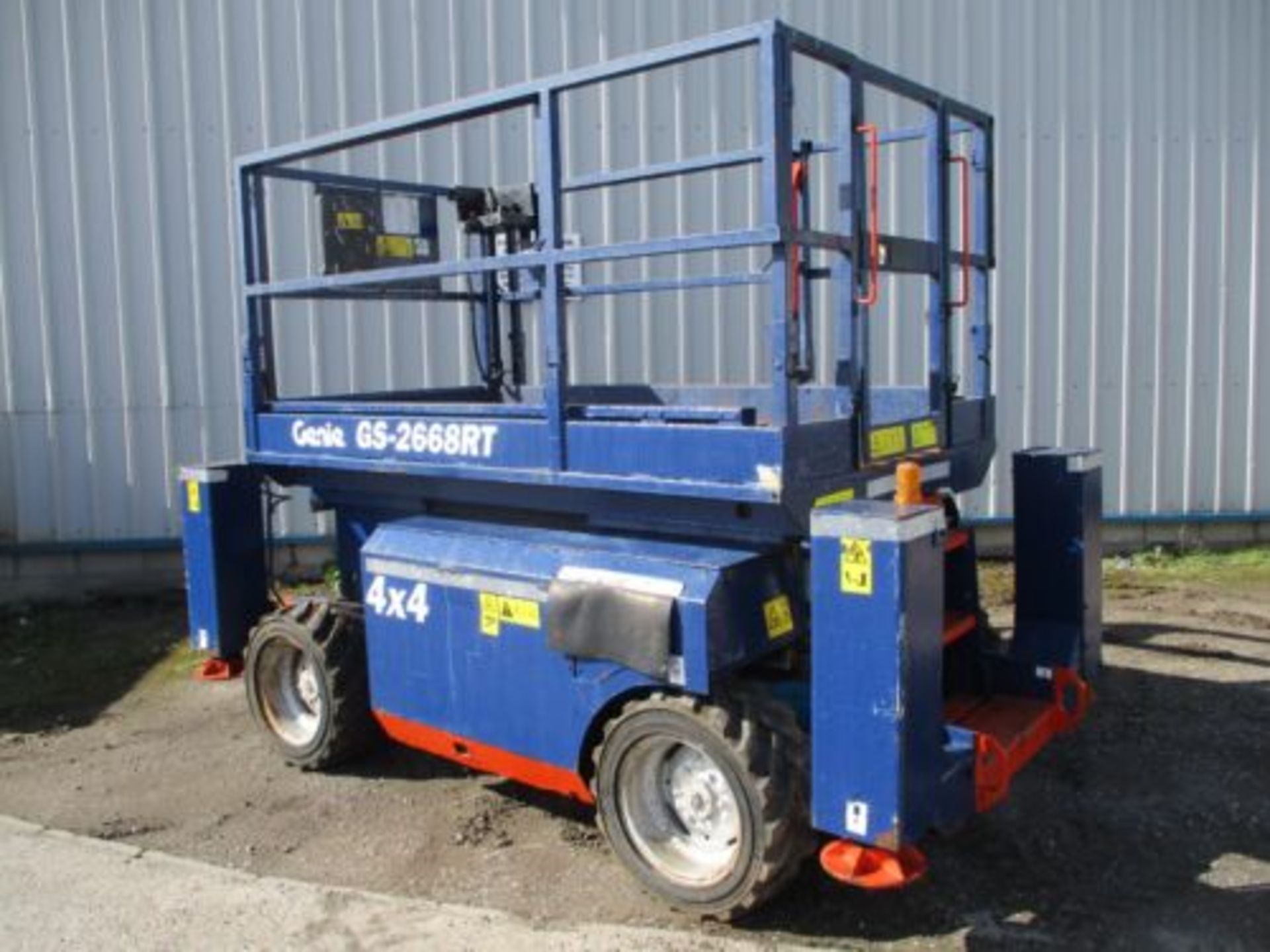 2008 GENIE GS 2668 SCISSOR LIFT ACCESS PLATFORM CHERRY PICKER MEWP UPRIGHT 4X4 - Image 2 of 13