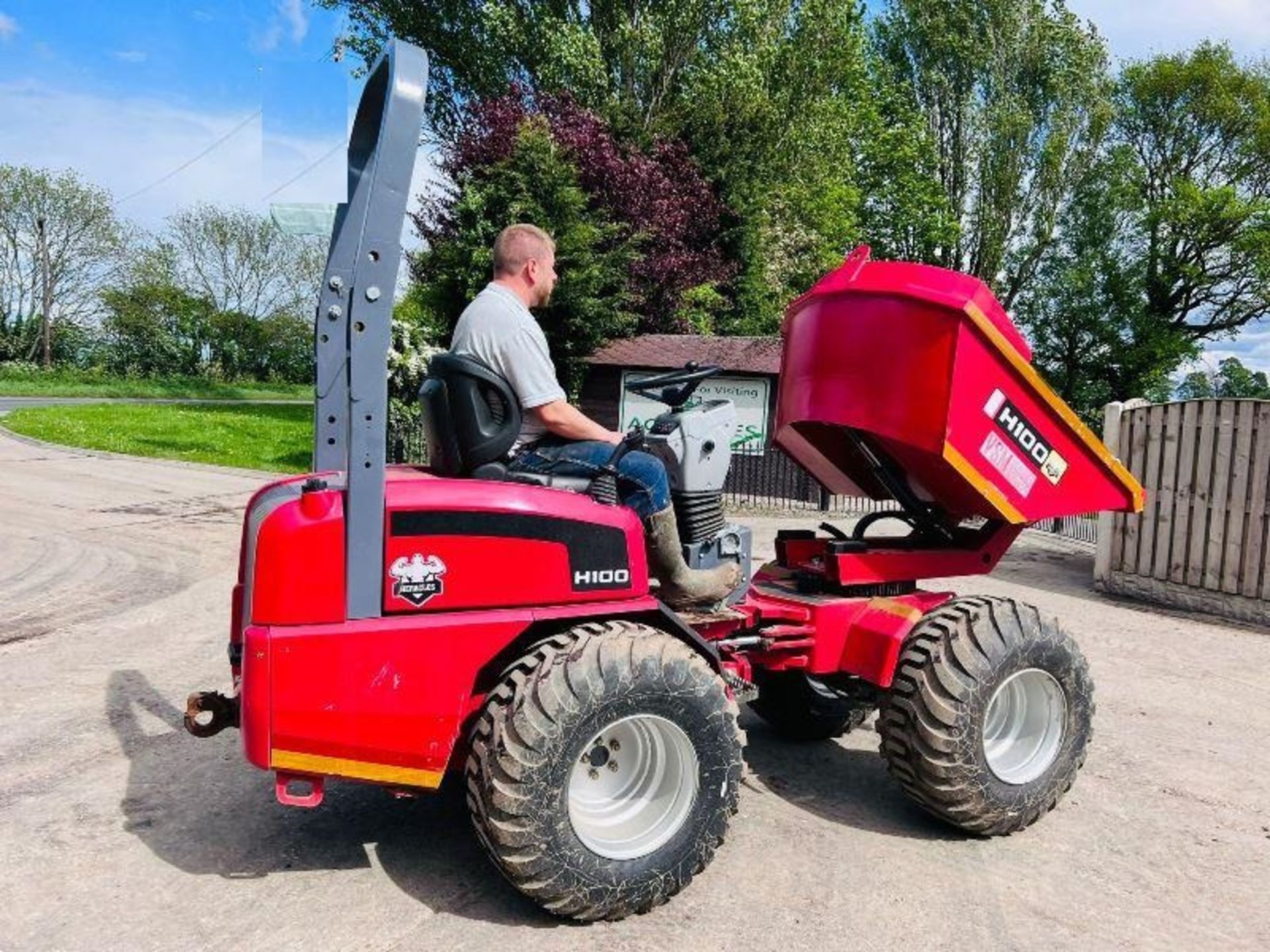 HERACLES H100 1TON SWIVEL TIP DUMPER * YEAR 2022 , ONLY 29 HOURS - Image 12 of 20