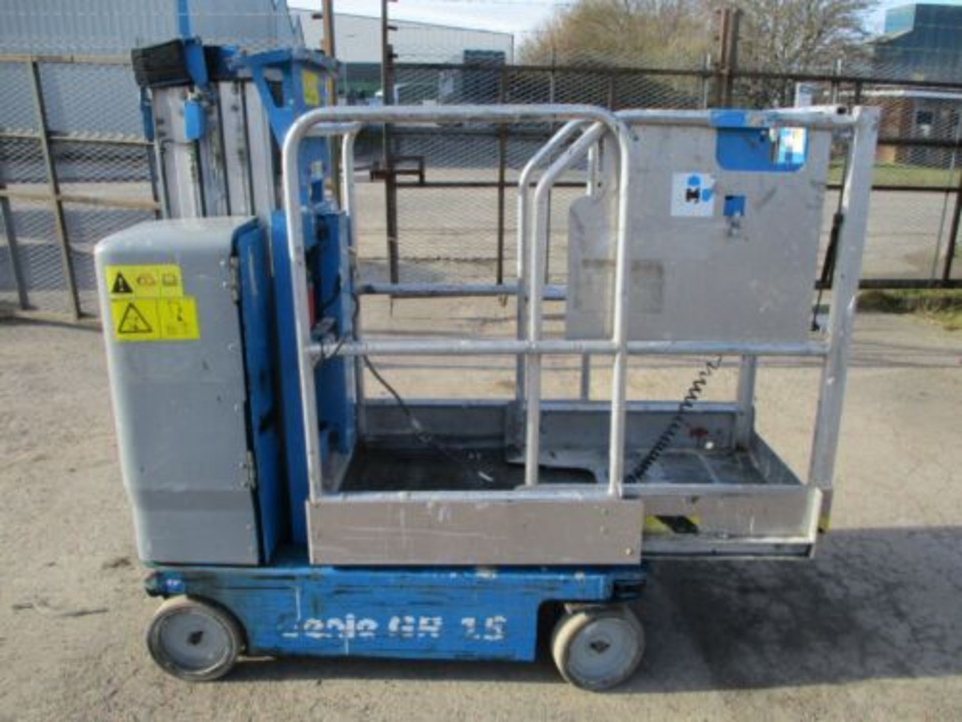 2010 GENIE GR15 SCISSOR LIFT ACCESS PLATFORM CHERRY PICKER SKYJACK MEWP