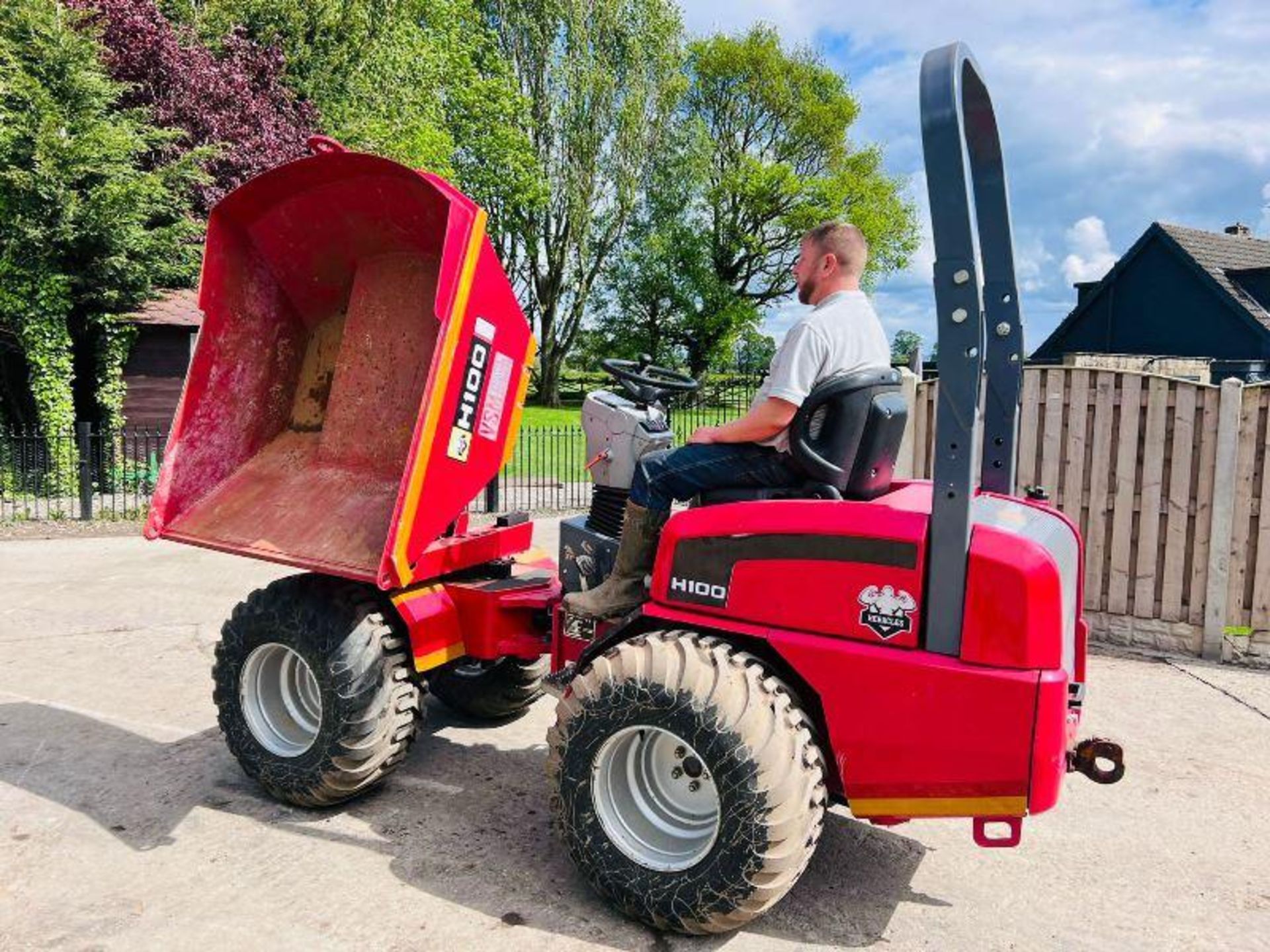 HERACLES H100 1TON SWIVEL TIP DUMPER * YEAR 2022 , ONLY 29 HOURS - Image 9 of 20