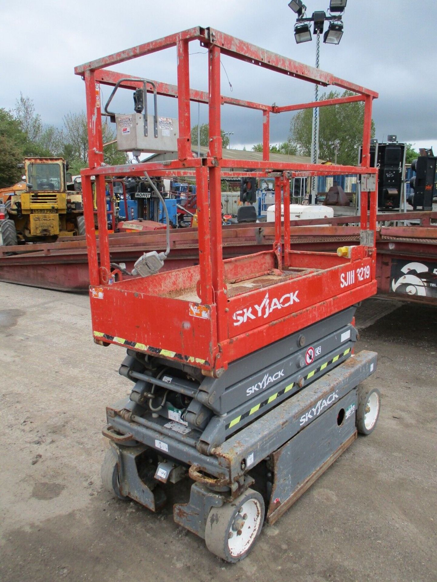 2017 SKYJACK SJ3219 SCISSOR LIFT ACCESS PLATFORM CHERRY PICKER GENIE 1932 DELIVE - Image 7 of 10