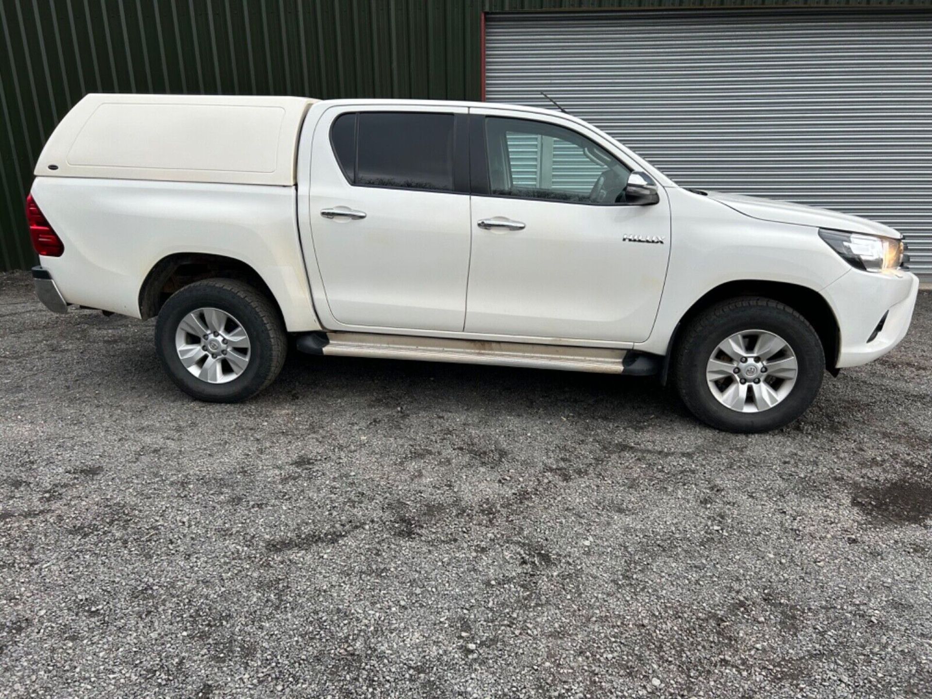 2018 TOYOTA HILUX DOUBLE CAB PICKUP TRUCK 4X4 AIRCON TWIN CAB TRUCKMAN CANOPY - Image 6 of 15